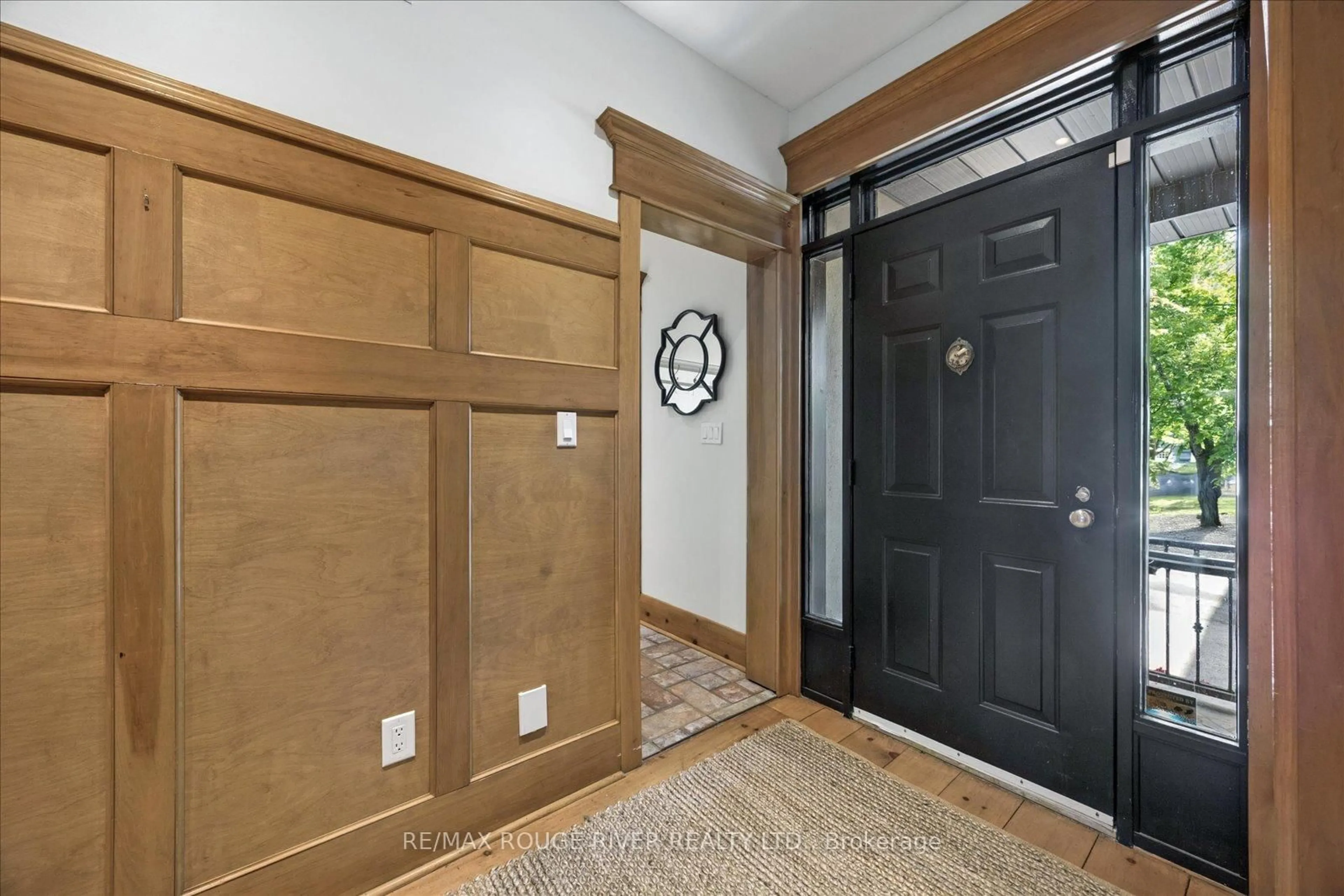 Indoor entryway for 30 Springbank Ave, Toronto Ontario M1N 1G3