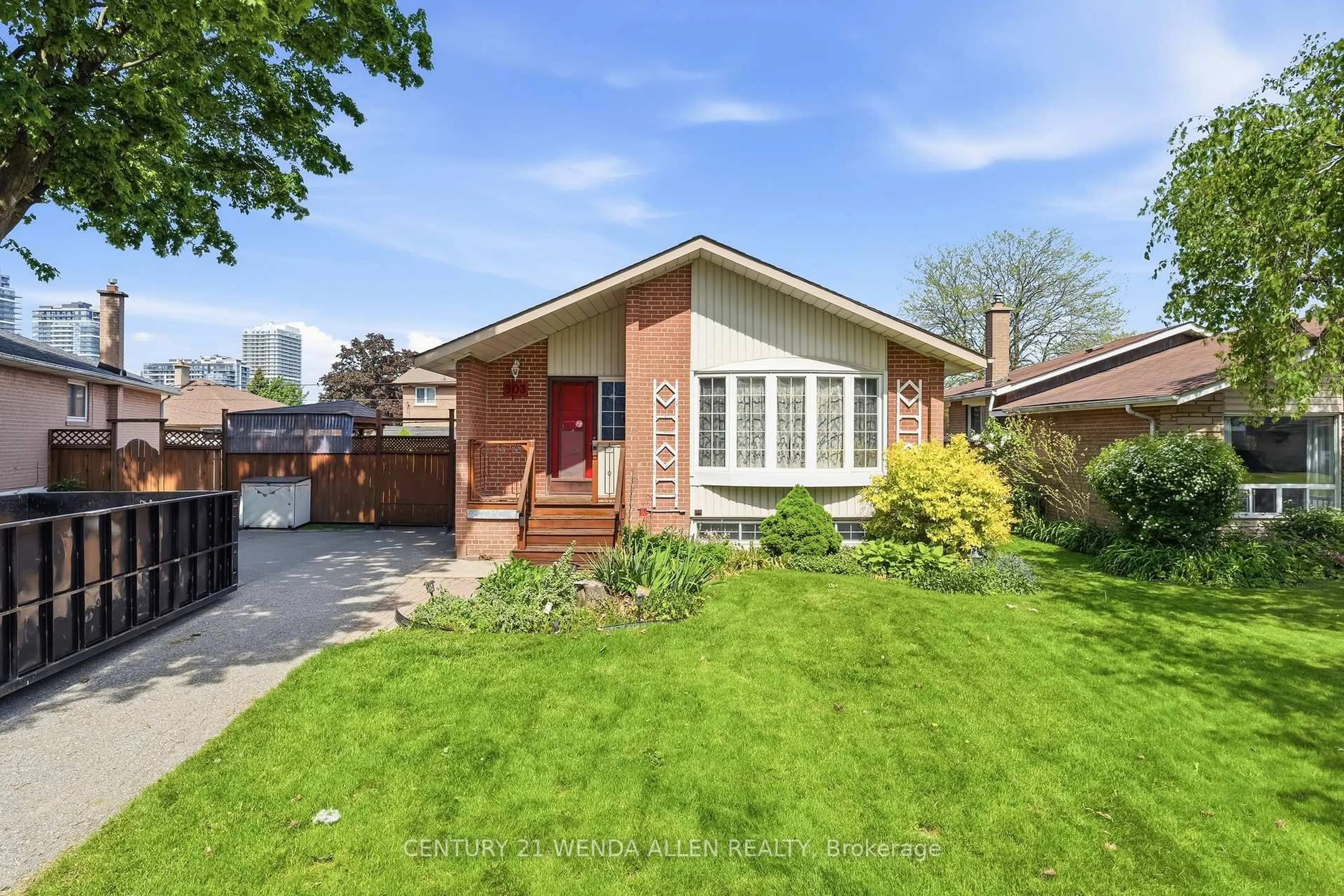 Home with brick exterior material, street for 903 Grenoble Blvd, Pickering Ontario L1W 1T9