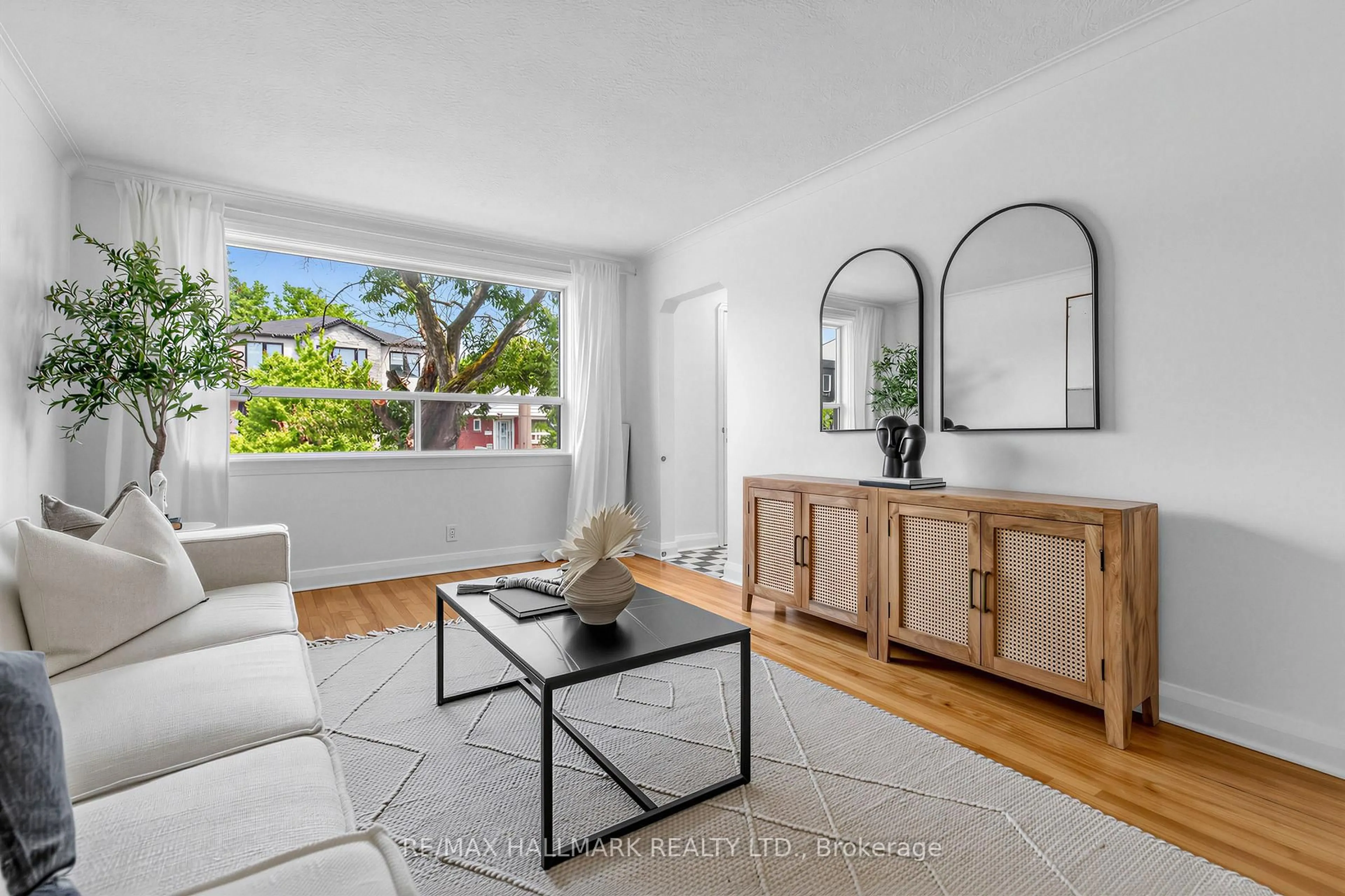 Living room with furniture, unknown for 55 Joanith Dr, Toronto Ontario M4B 1S8