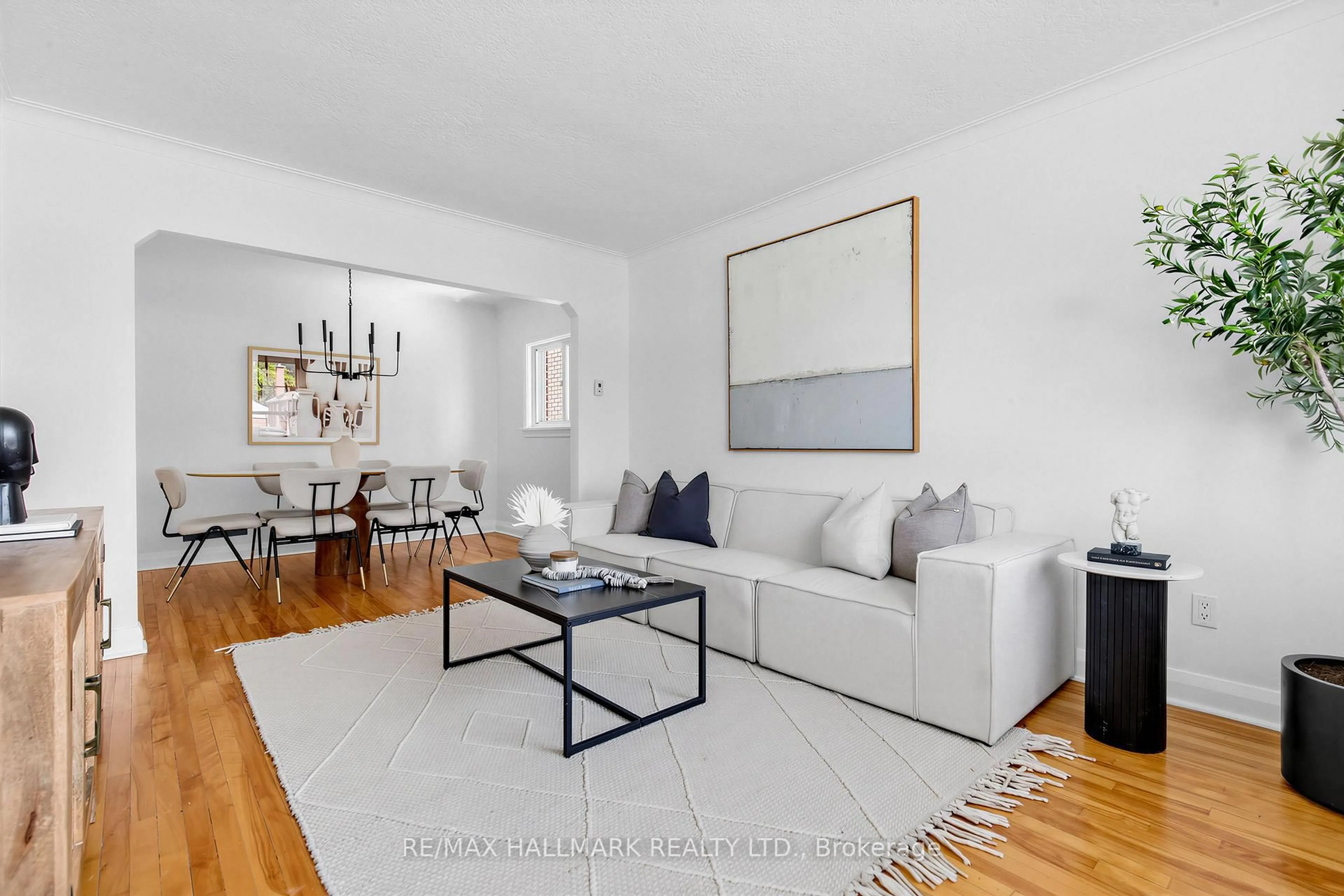 Living room with furniture, unknown for 55 Joanith Dr, Toronto Ontario M4B 1S8