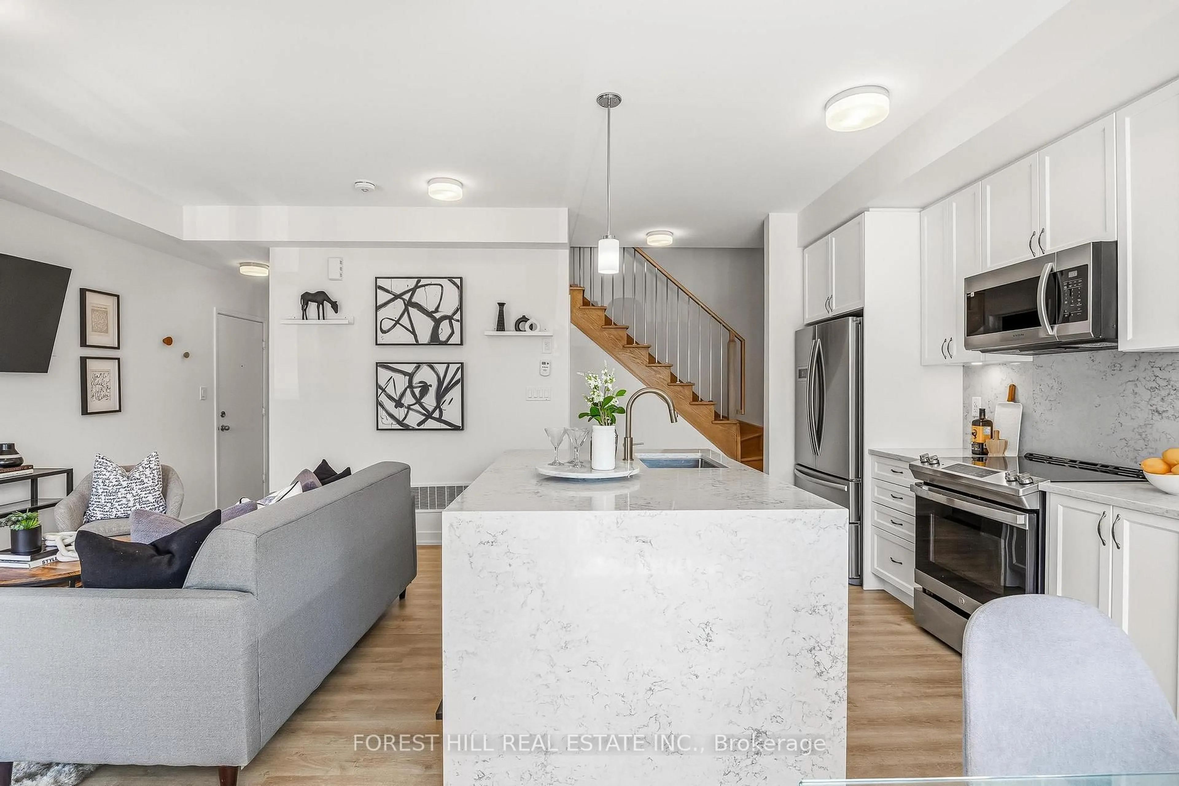Open concept kitchen, unknown for 2550 Castlegate Crossing #409, Pickering Ontario L1H 0H6