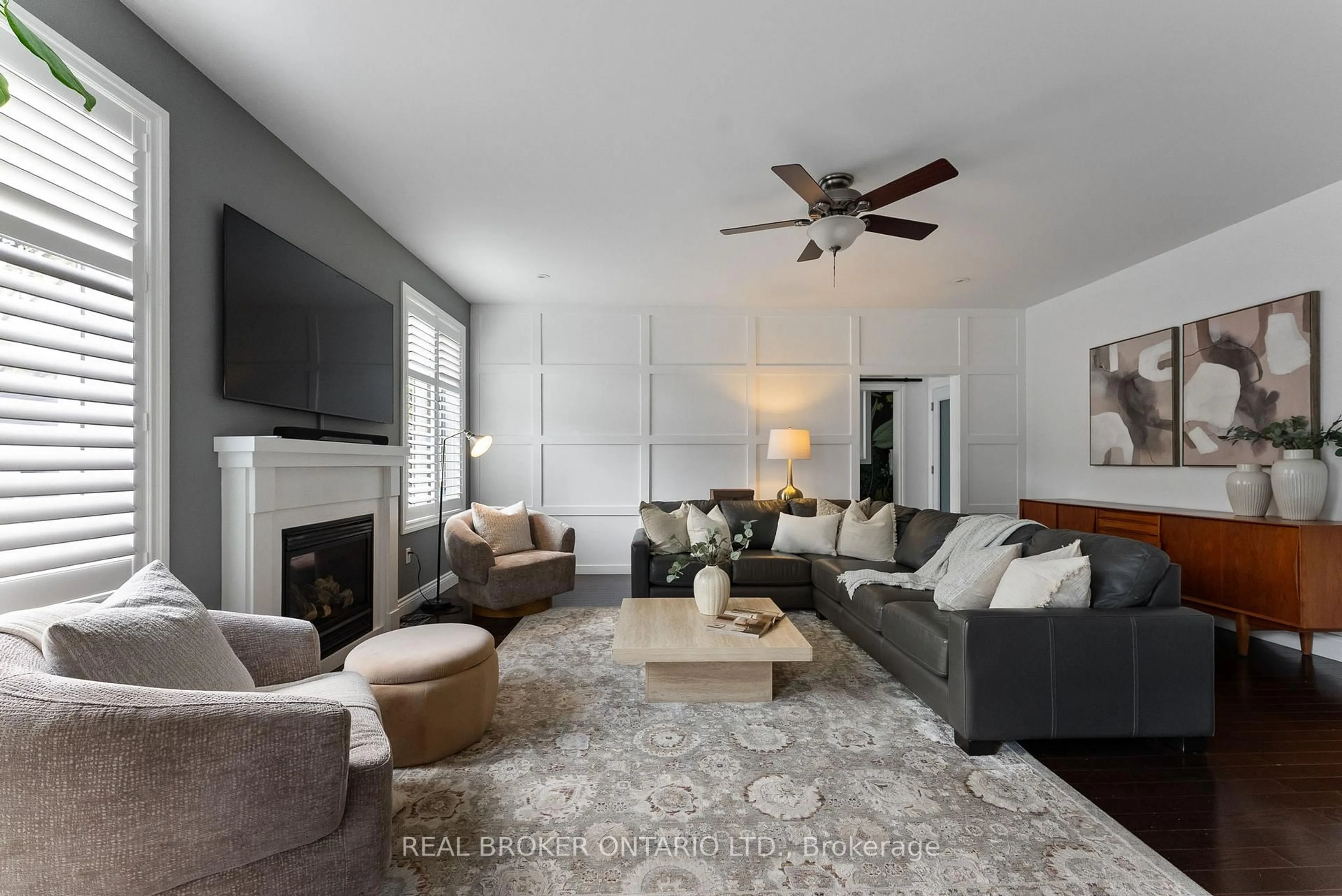 Living room with furniture, unknown for 20 Denbury Crt, Whitby Ontario L1M 0H5