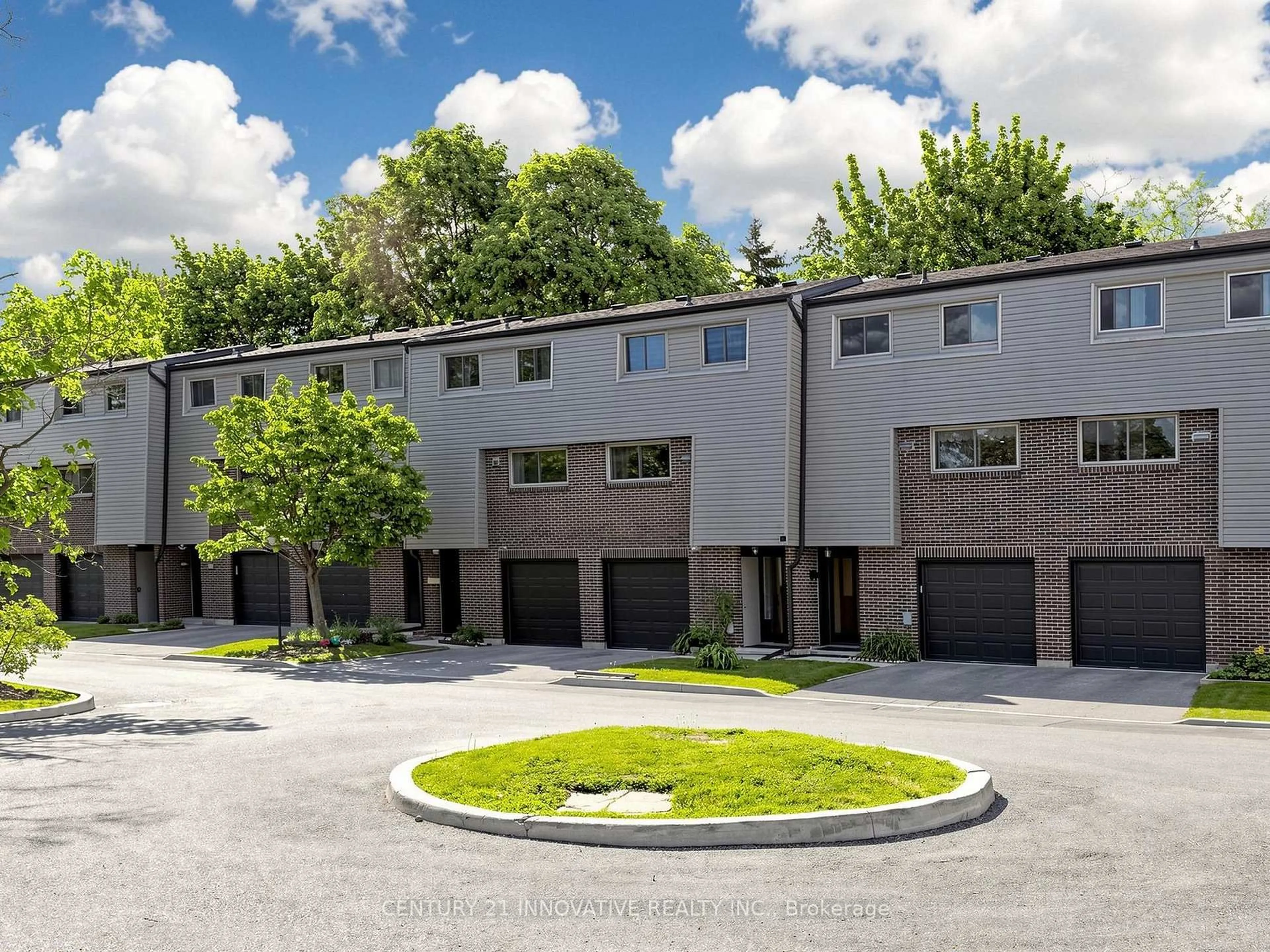 A pic from outside/outdoor area/front of a property/back of a property/a pic from drone, street for 2020 Pharmacy Ave #28, Toronto Ontario M1T 1H8
