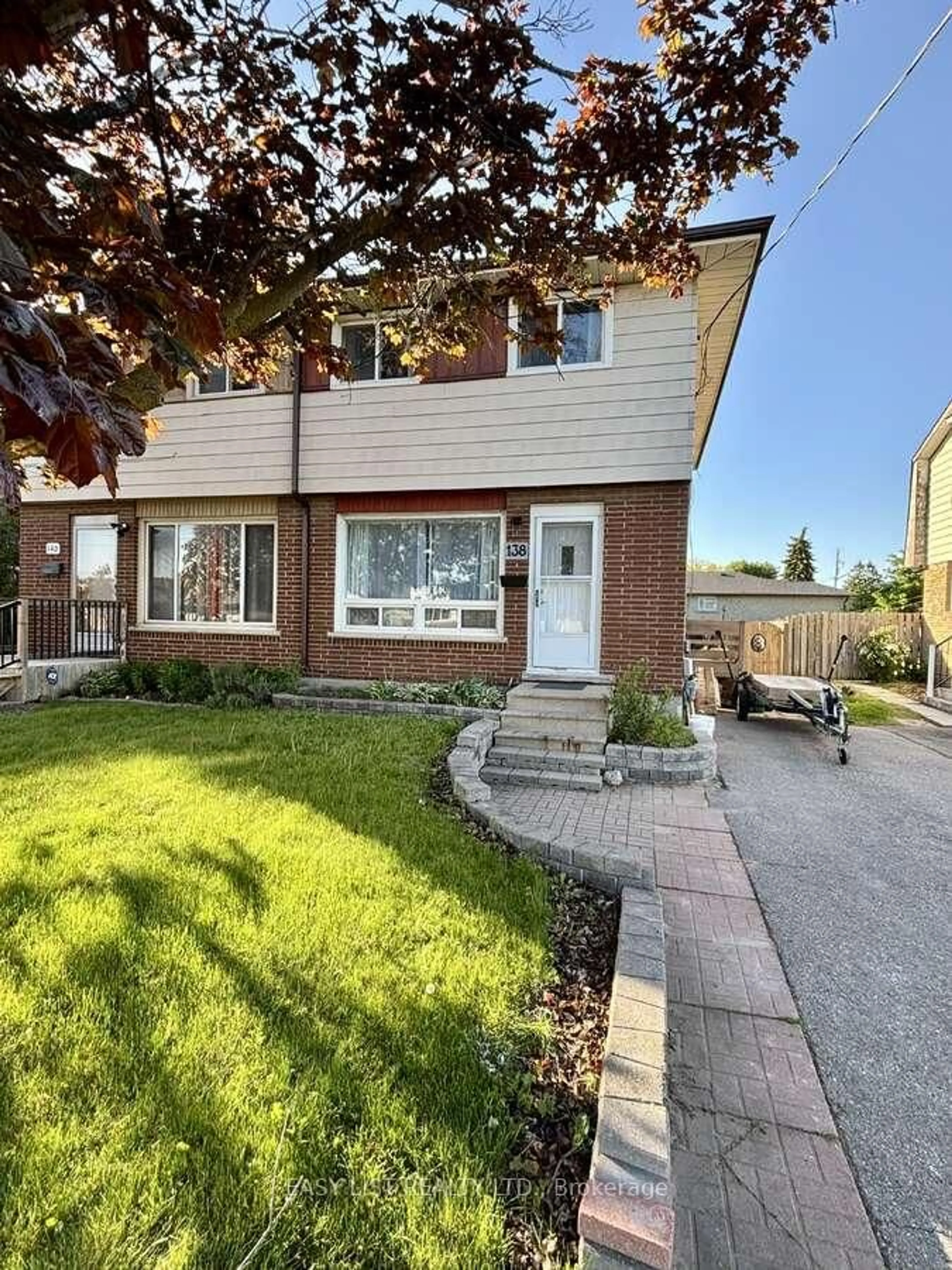 Home with brick exterior material, street for 138 Taunton Rd, Oshawa Ontario L1G 3T3