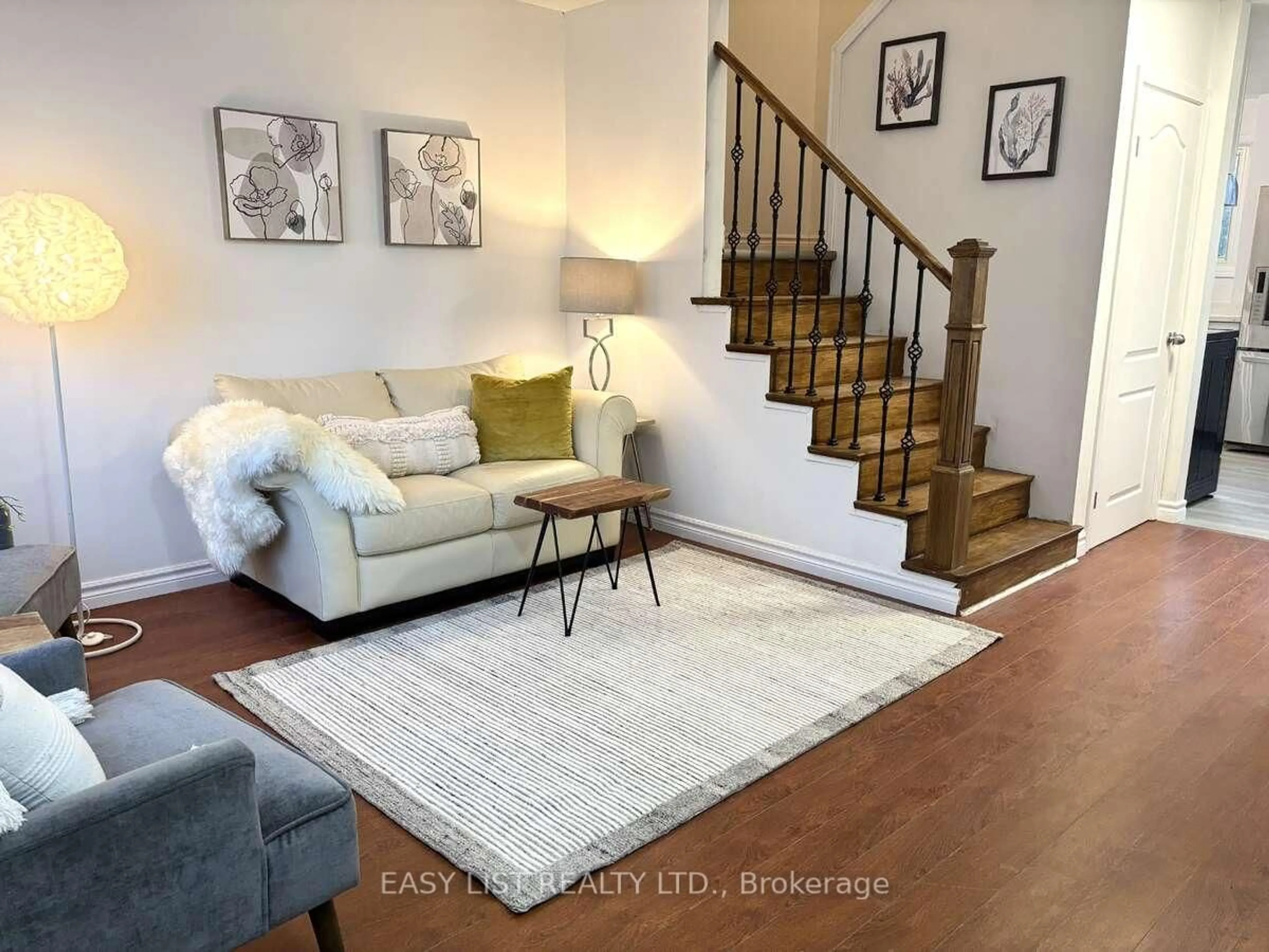 Living room with furniture, unknown for 138 Taunton Rd, Oshawa Ontario L1G 3T3