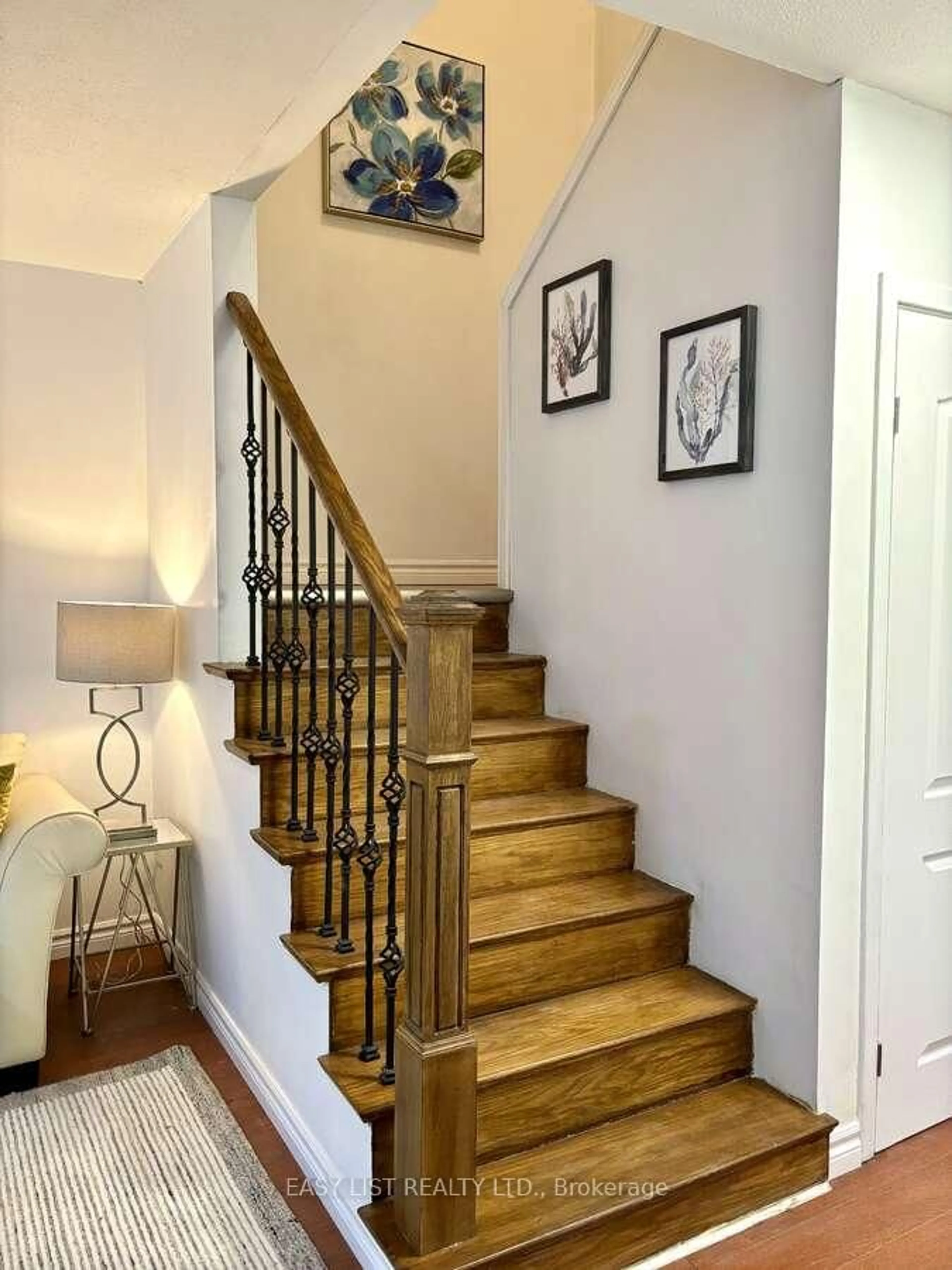 Stairs for 138 Taunton Rd, Oshawa Ontario L1G 3T3