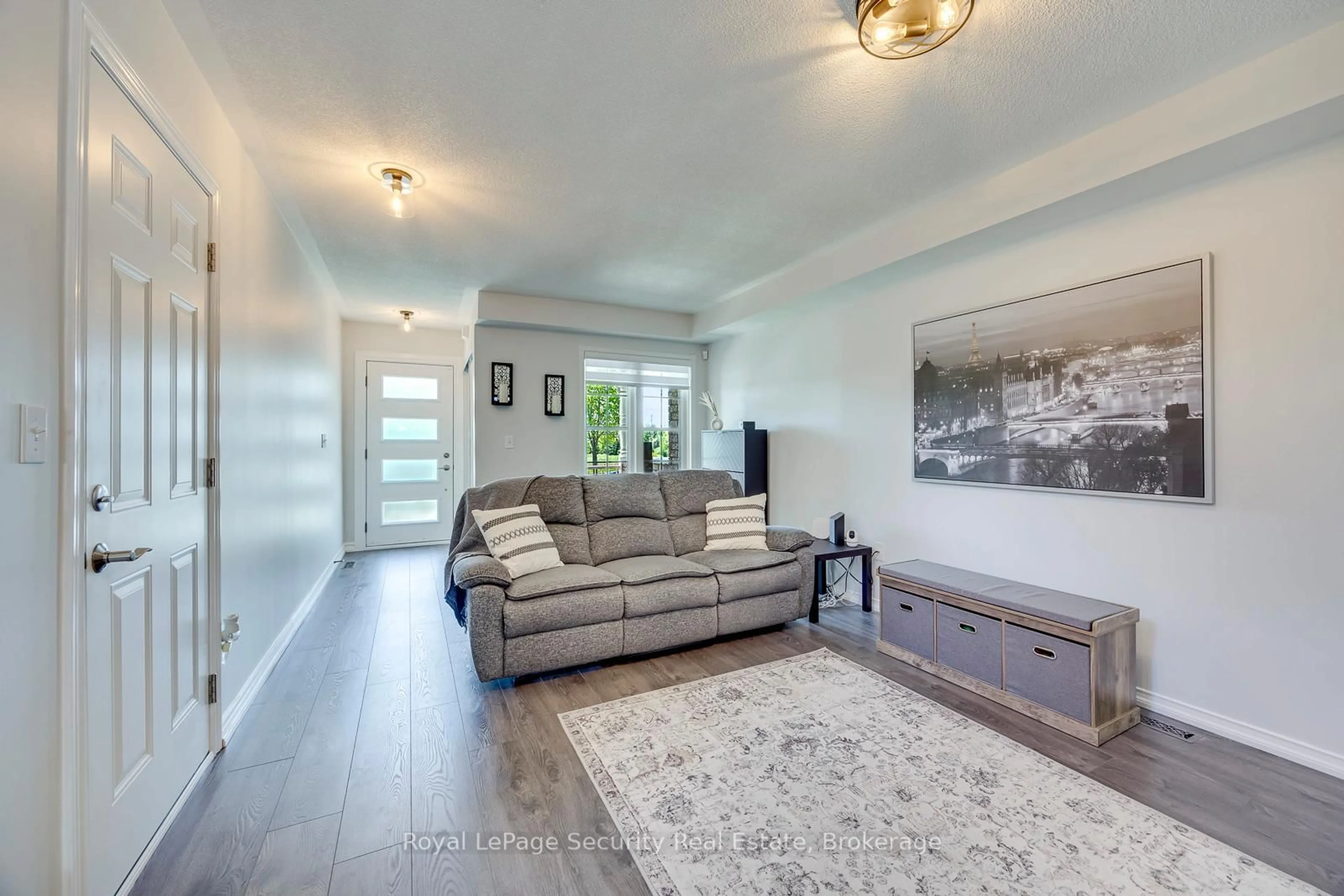 Living room with furniture, unknown for 81 Ipswich Pl, Whitby Ontario L1M 2K1