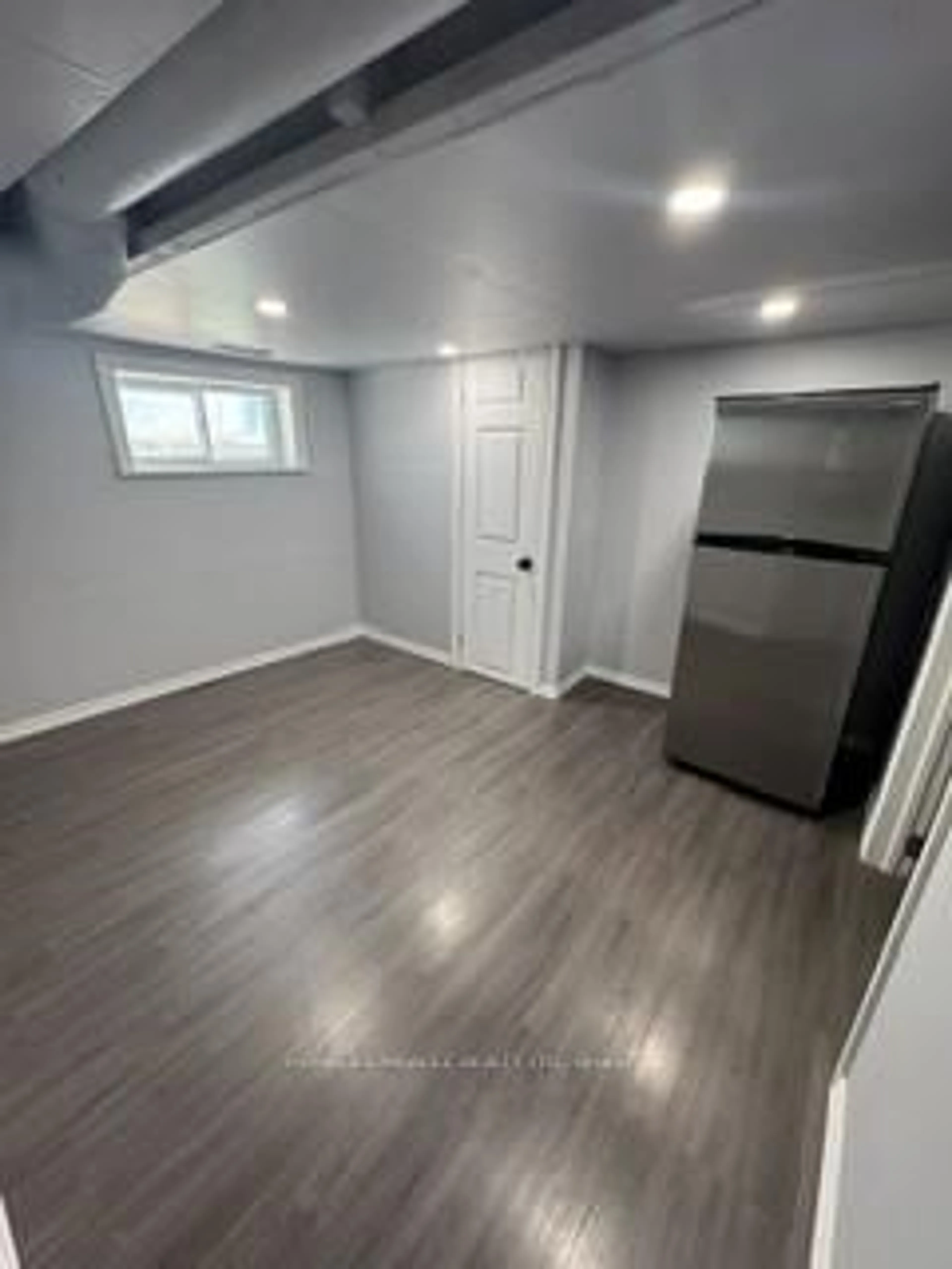 A pic of a room for 182 Bloor St, Oshawa Ontario L1J 1P7