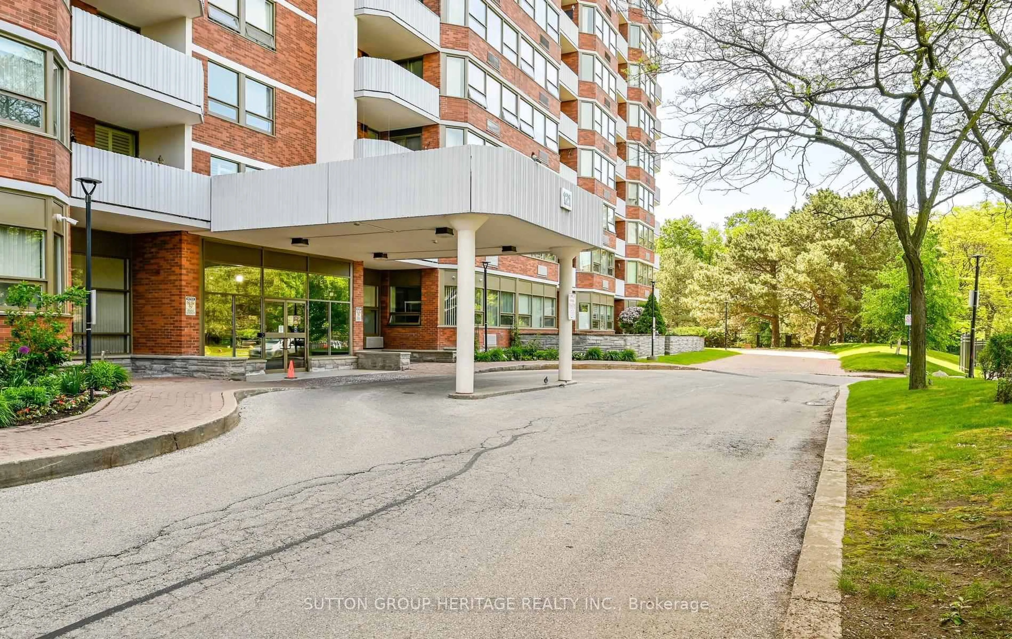 Unknown for 121 Ling Rd #1915, Toronto Ontario M1E 4Y2
