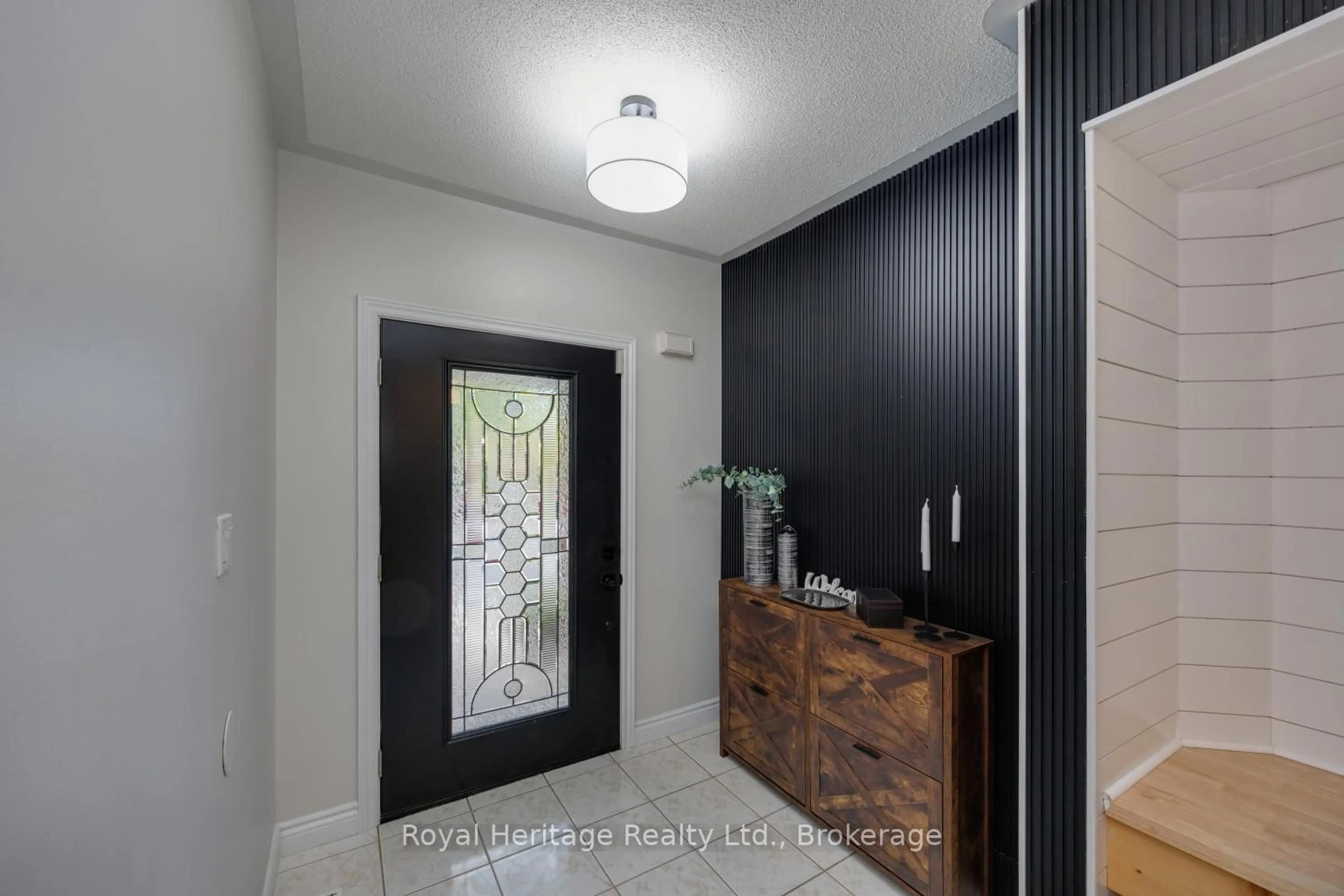 Indoor entryway for 16 Donald Wilson St, Whitby Ontario L1R 2H5