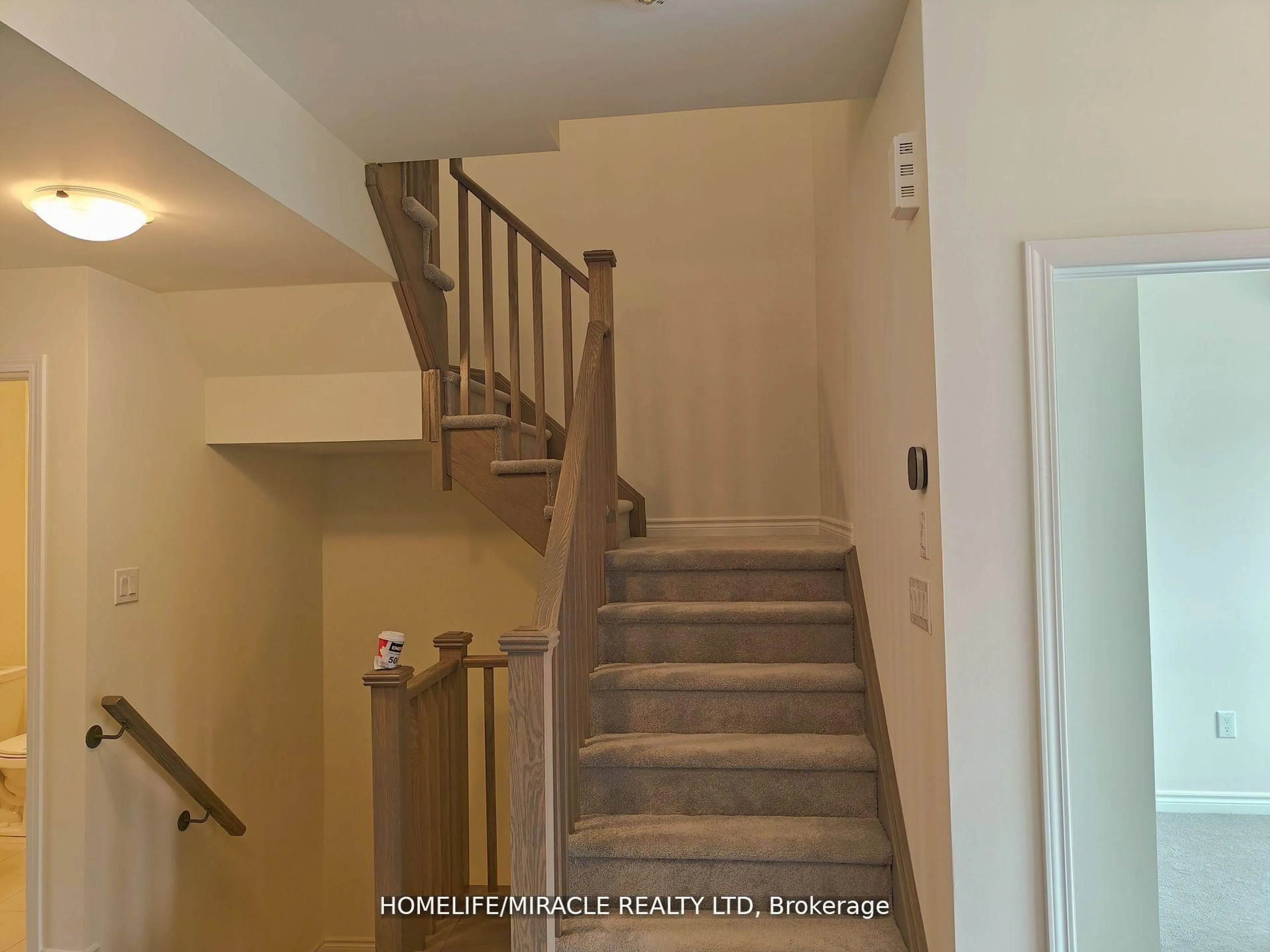 Stairs for 1081 Danforth Rd #138, Toronto Ontario M1J 0B2