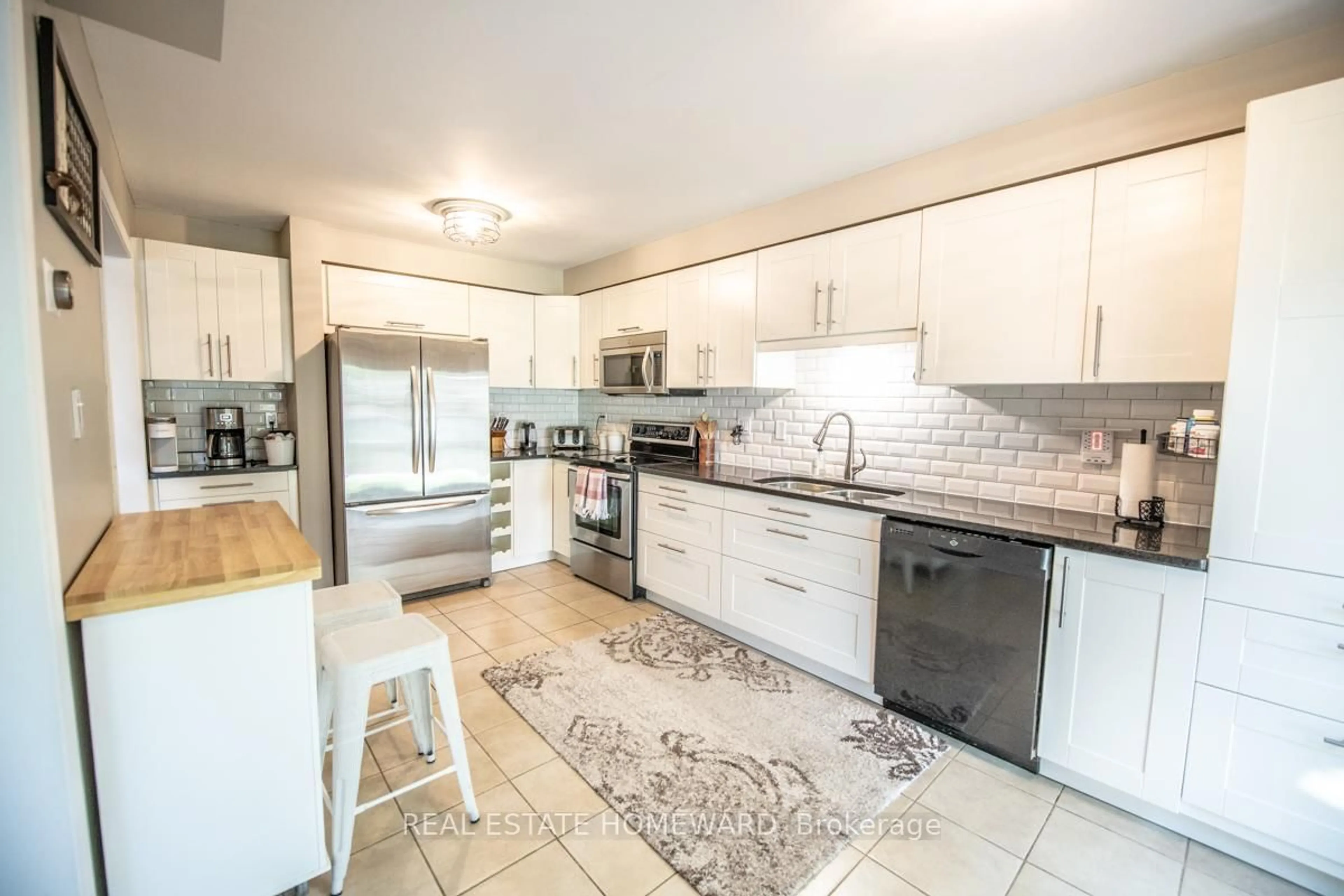 Open concept kitchen, ceramic/tile floor for 161 Hutton Pl, Clarington Ontario L1C 5K2