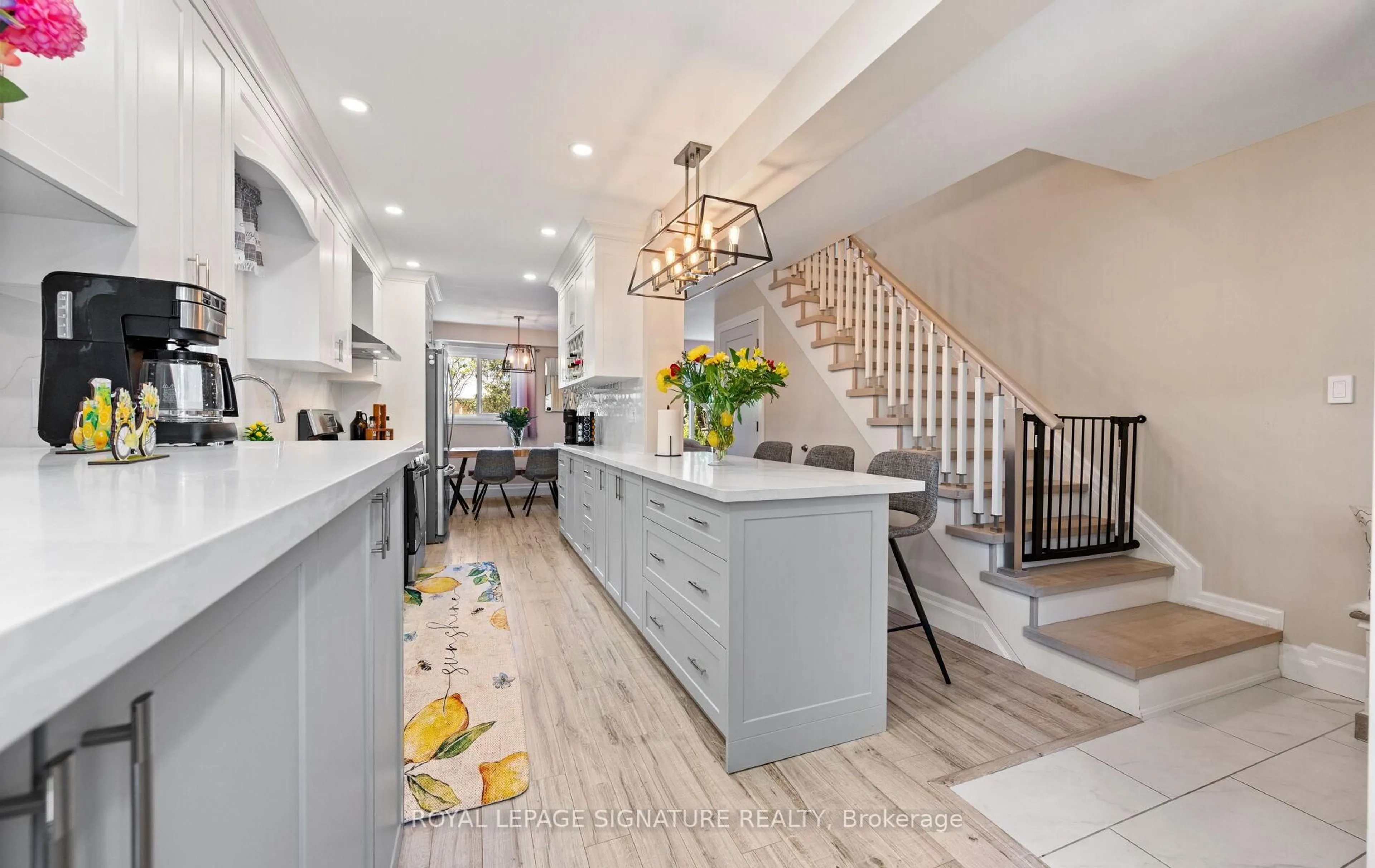 Open concept kitchen, unknown for 12 Hewitt Cres, Ajax Ontario L1S 7A2