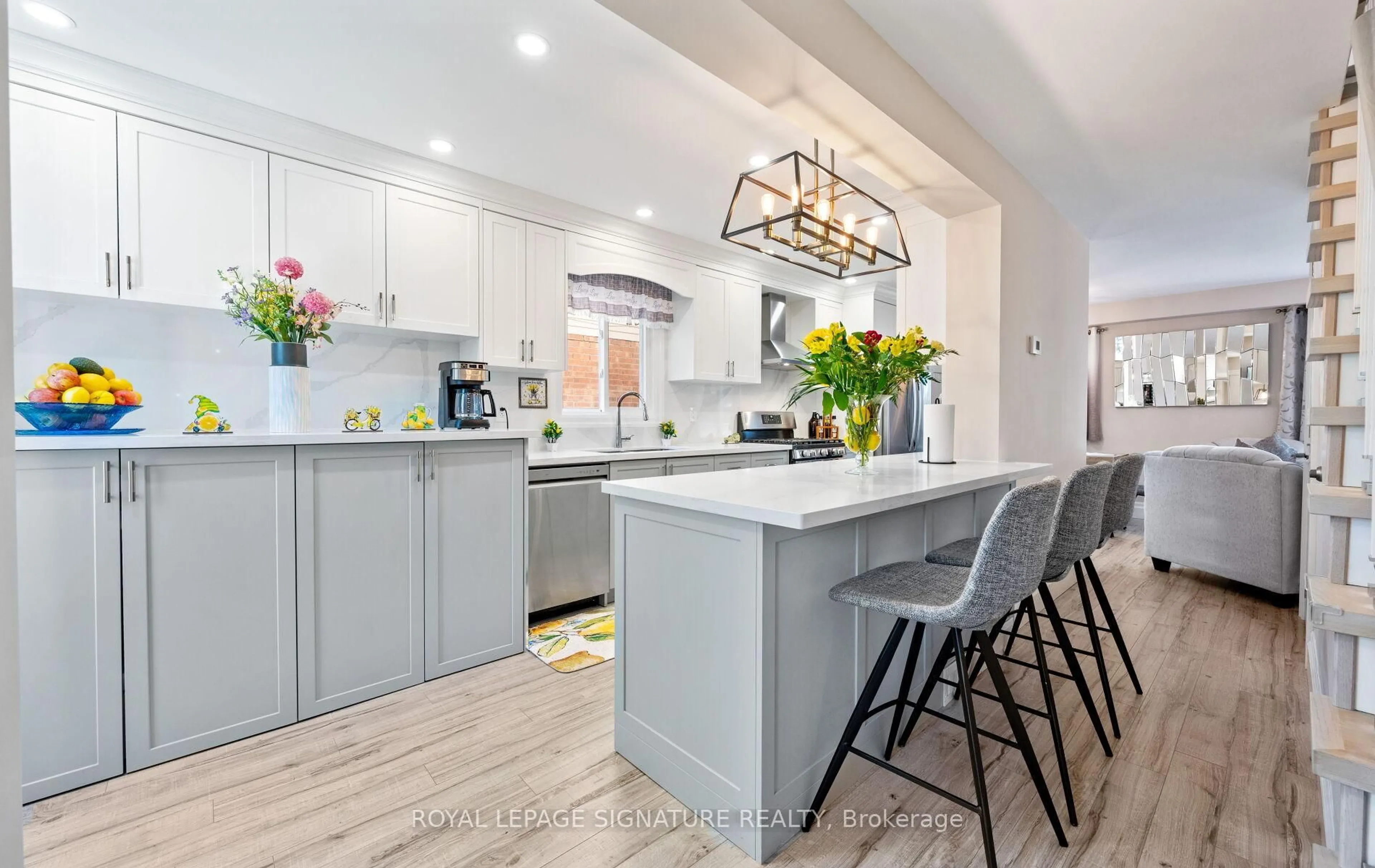 Open concept kitchen, unknown for 12 Hewitt Cres, Ajax Ontario L1S 7A2