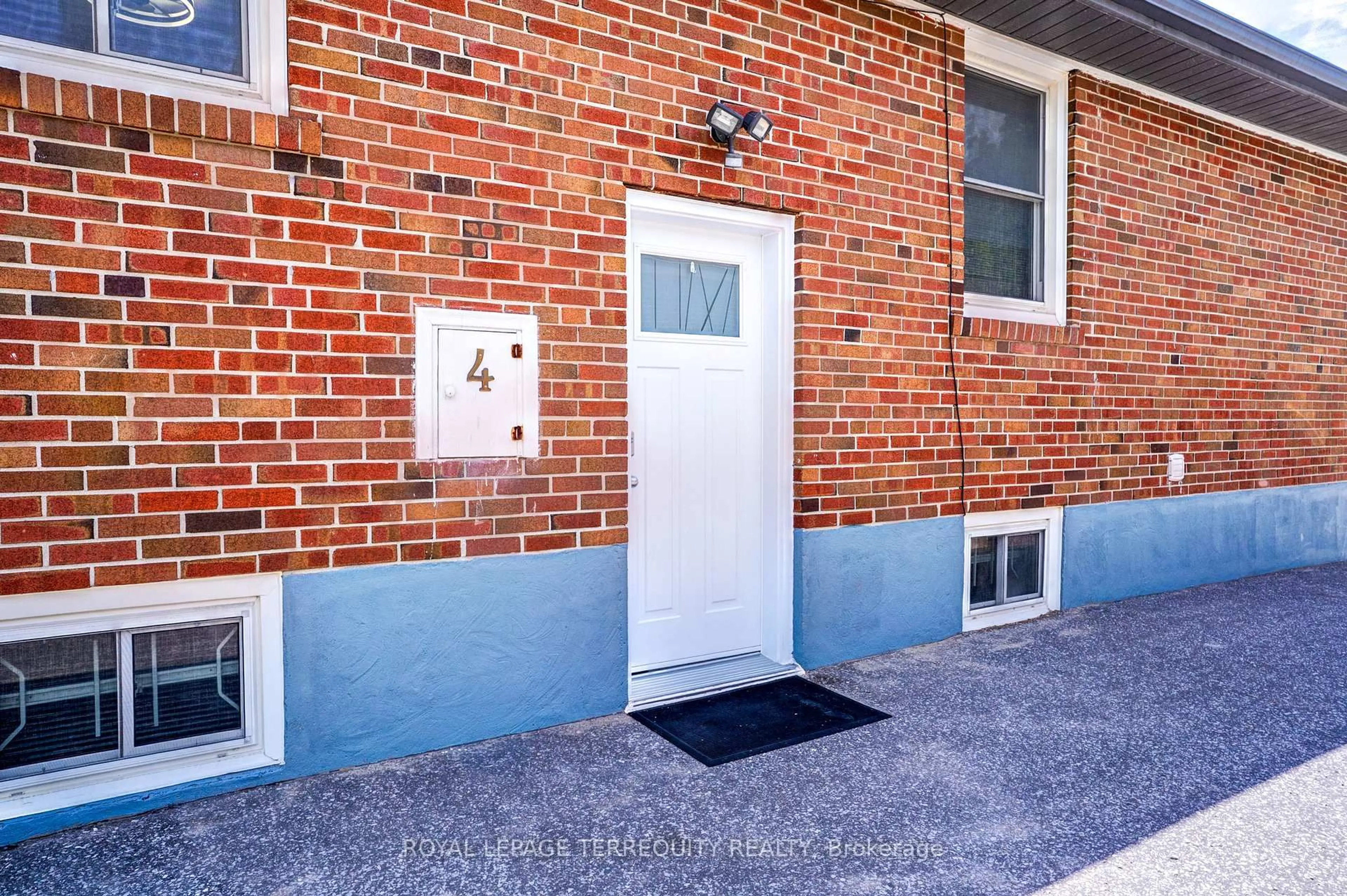 Home with brick exterior material, street for 4 Thrush Rd, Toronto Ontario M1K 3S2
