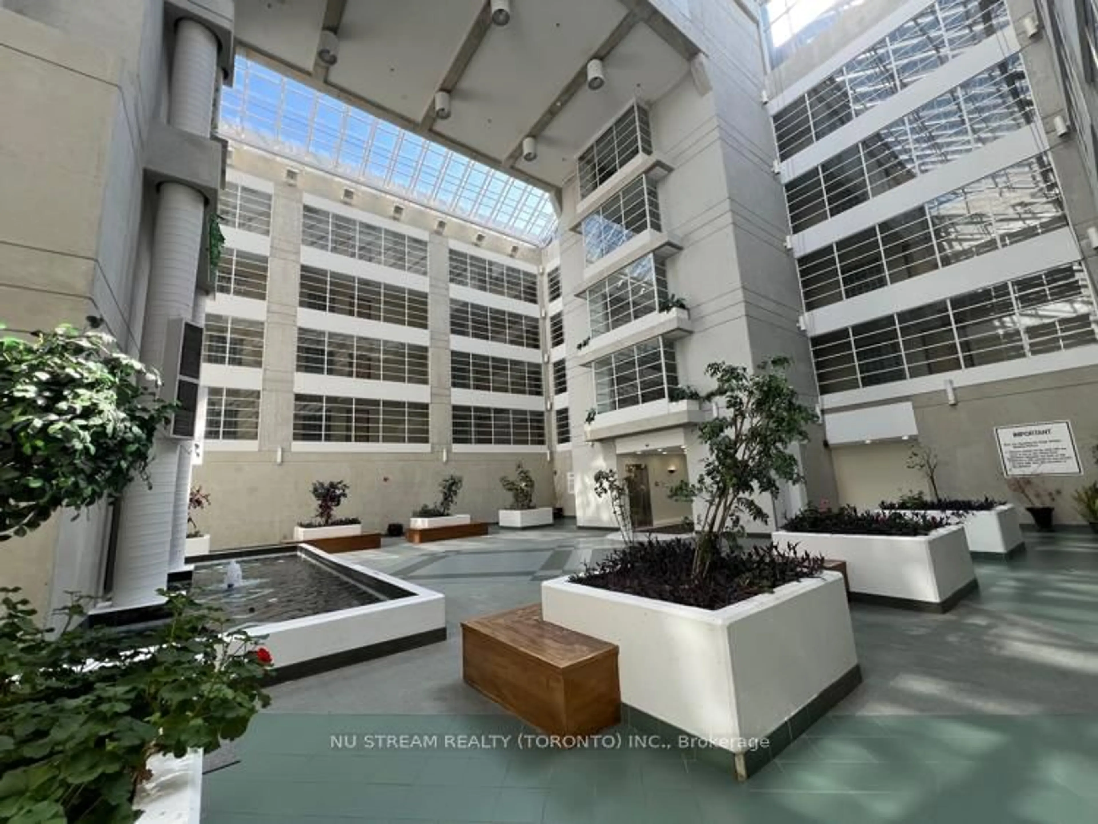 Indoor foyer for 5800 Sheppard Ave #16, Toronto Ontario M1B 5J7