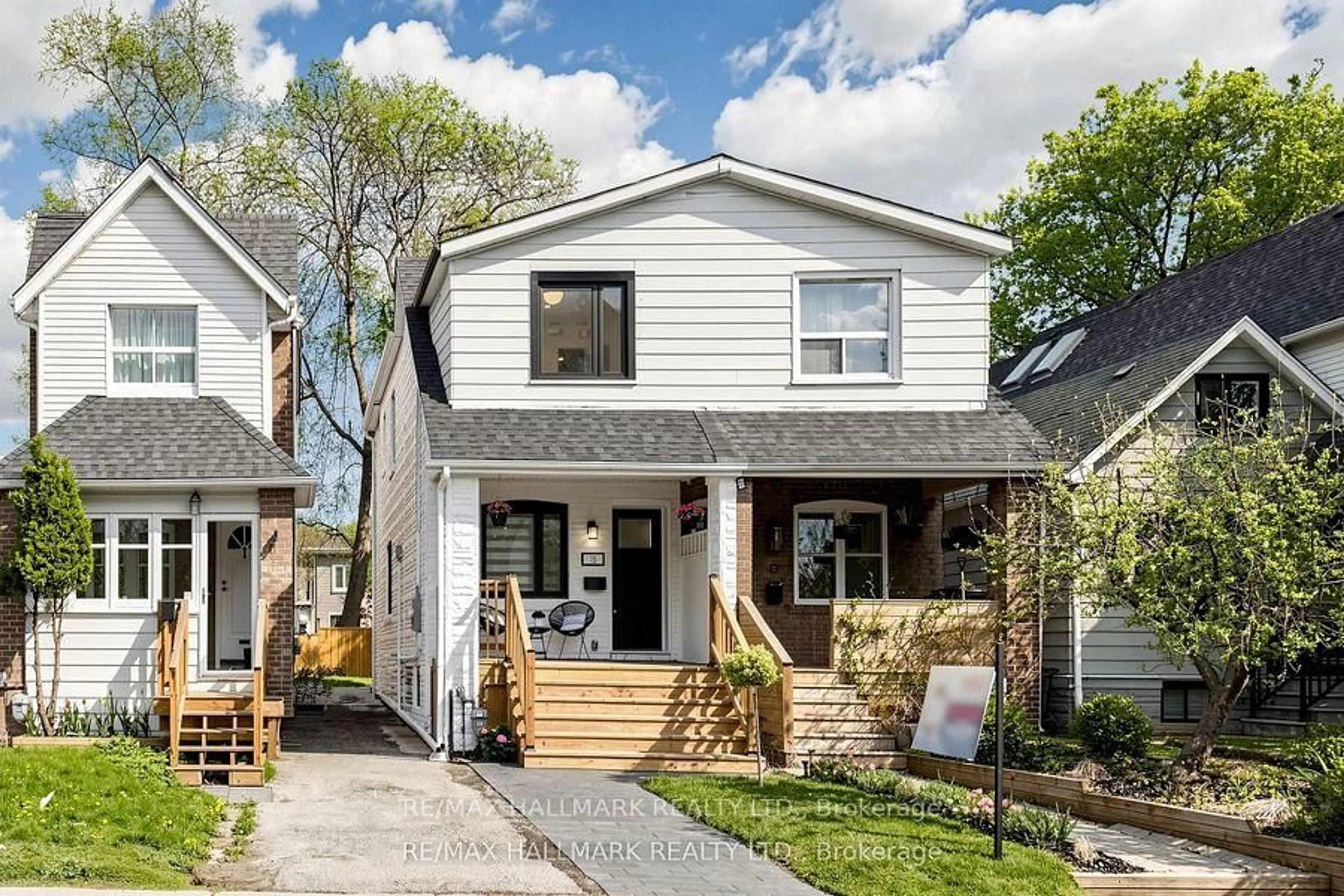 Home with brick exterior material, street for 15 Eastdale Ave, Toronto Ontario M4C 4Z8