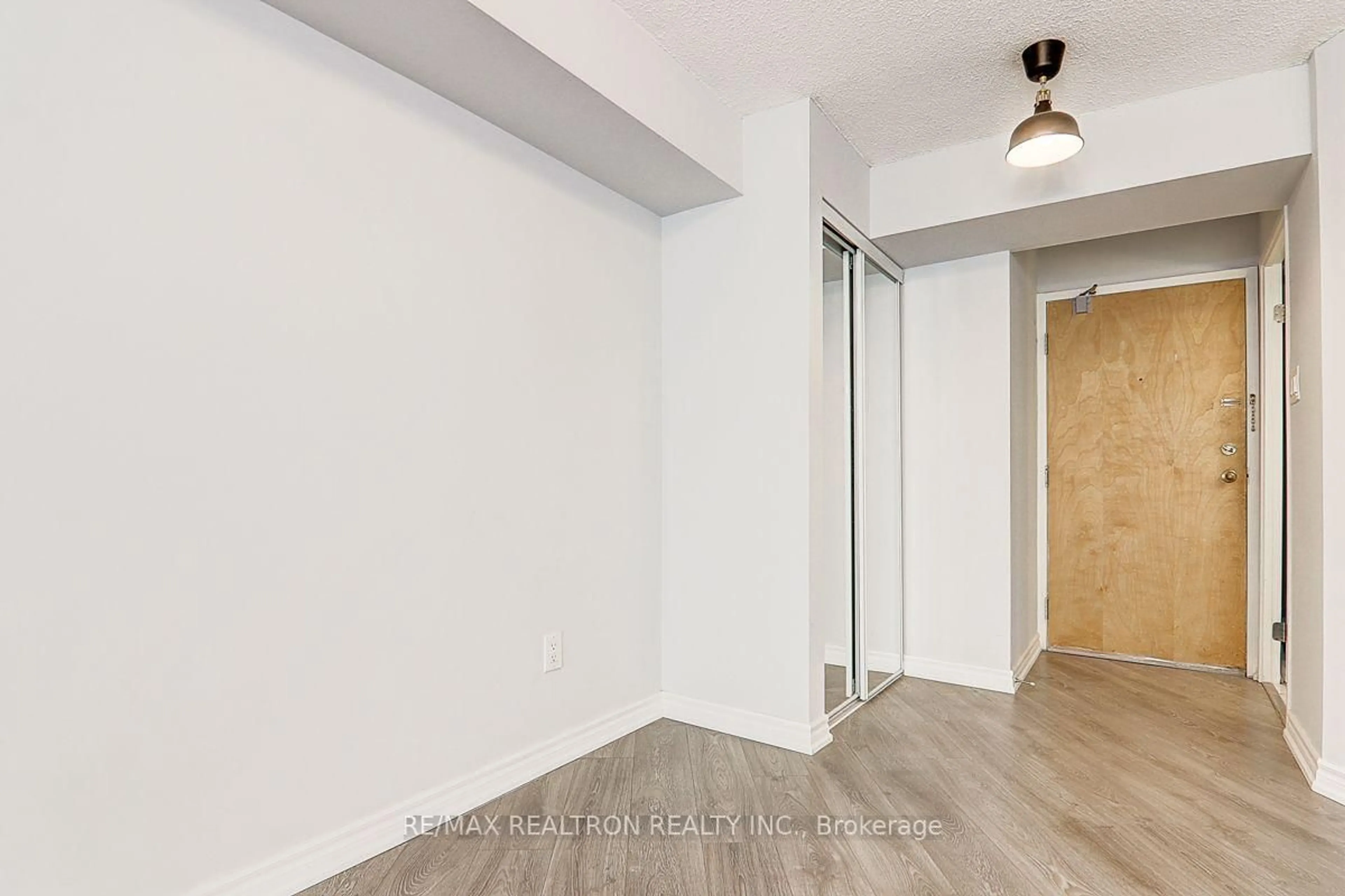 A pic of a room for 3050 Ellesmere Rd #1701, Toronto Ontario M1E 5E6