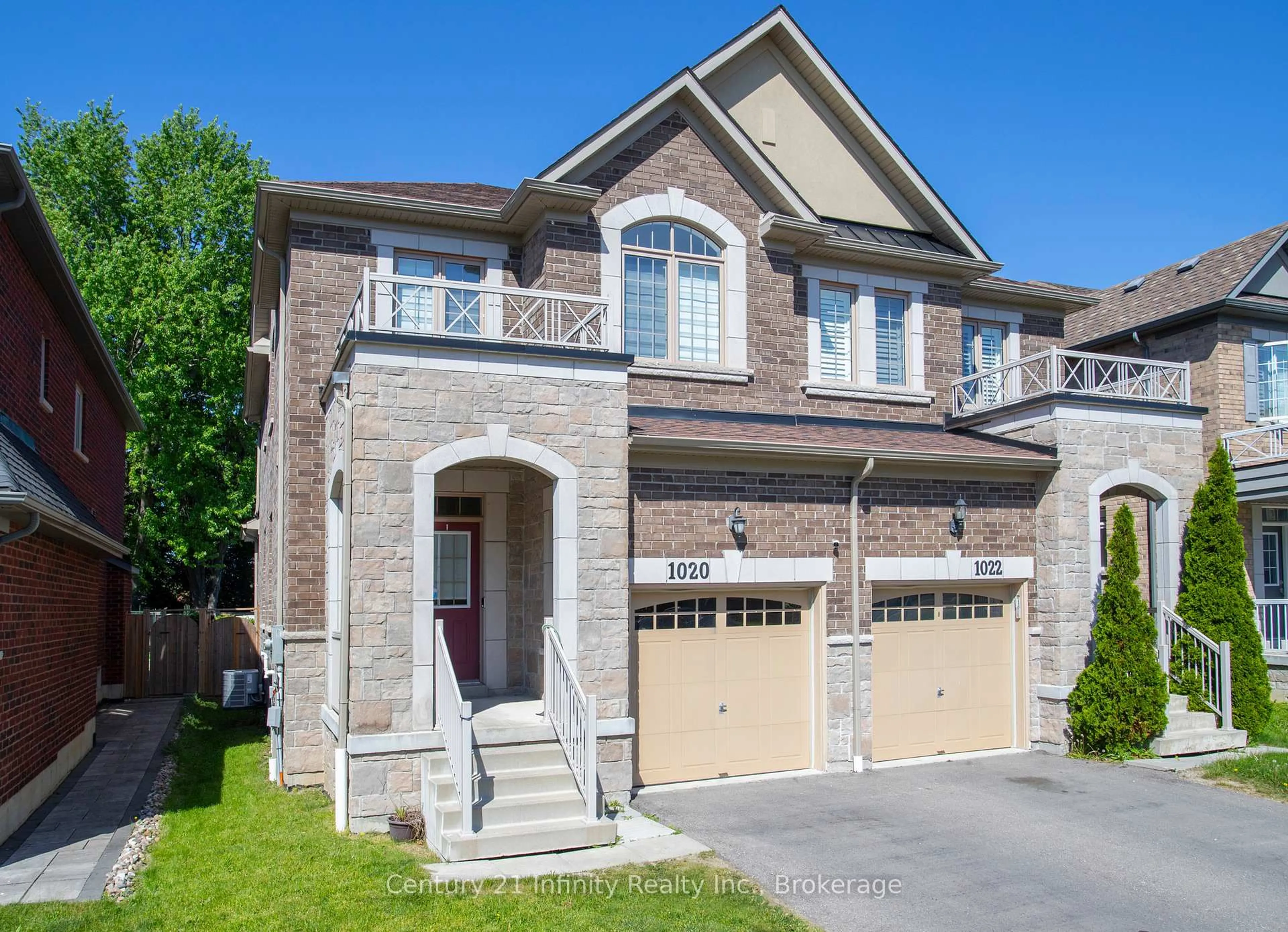 Home with brick exterior material, street for 1020 Byron St, Whitby Ontario L1N 0E5