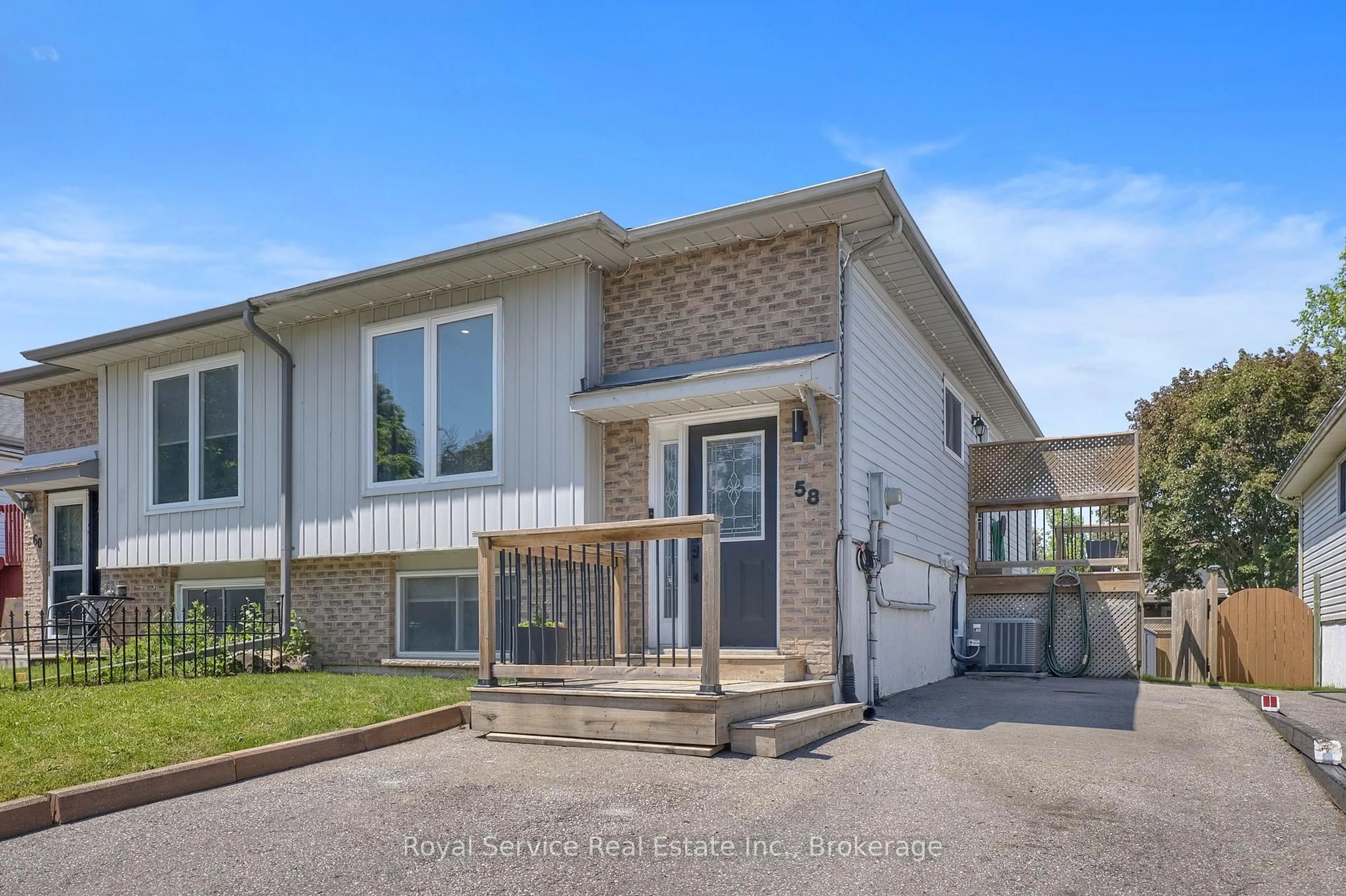 Home with vinyl exterior material, street for 58 John Scott Crt, Clarington Ontario L1C 4L1