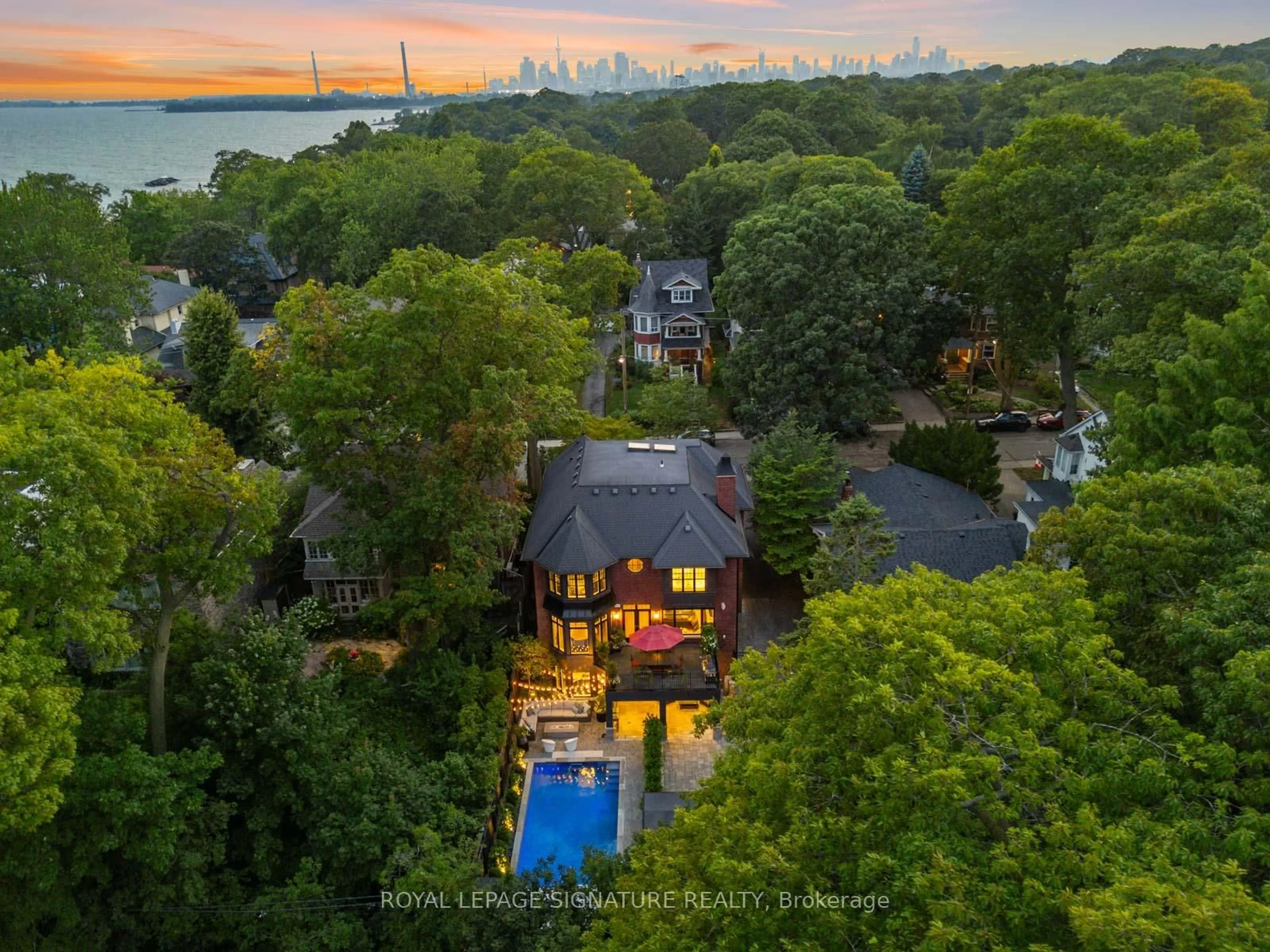A pic from outside/outdoor area/front of a property/back of a property/a pic from drone, unknown for 9 Neville Park Blvd, Toronto Ontario M4E 3P5