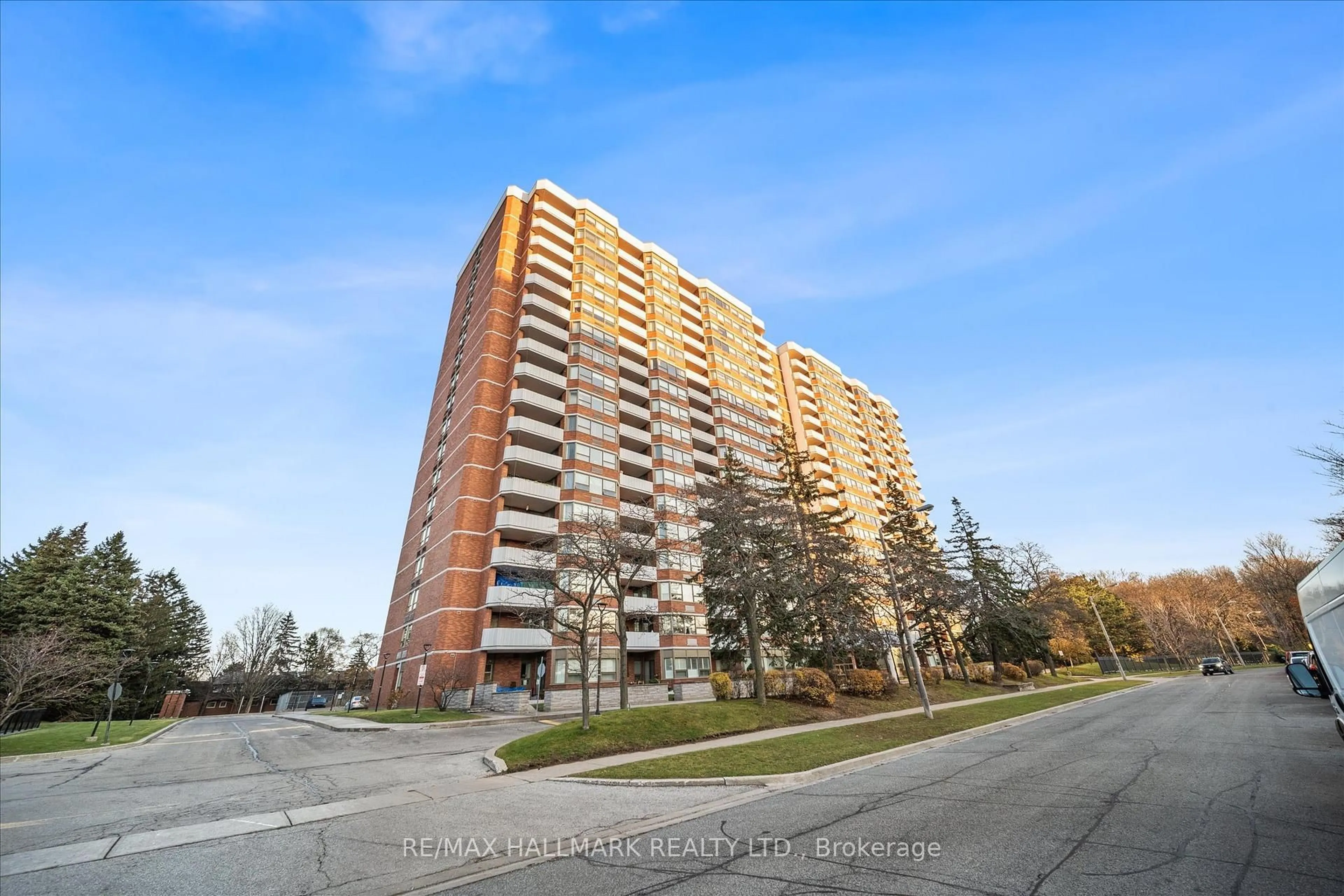 Unknown for 121 Ling Rd #1504, Toronto Ontario M1E 4Y2