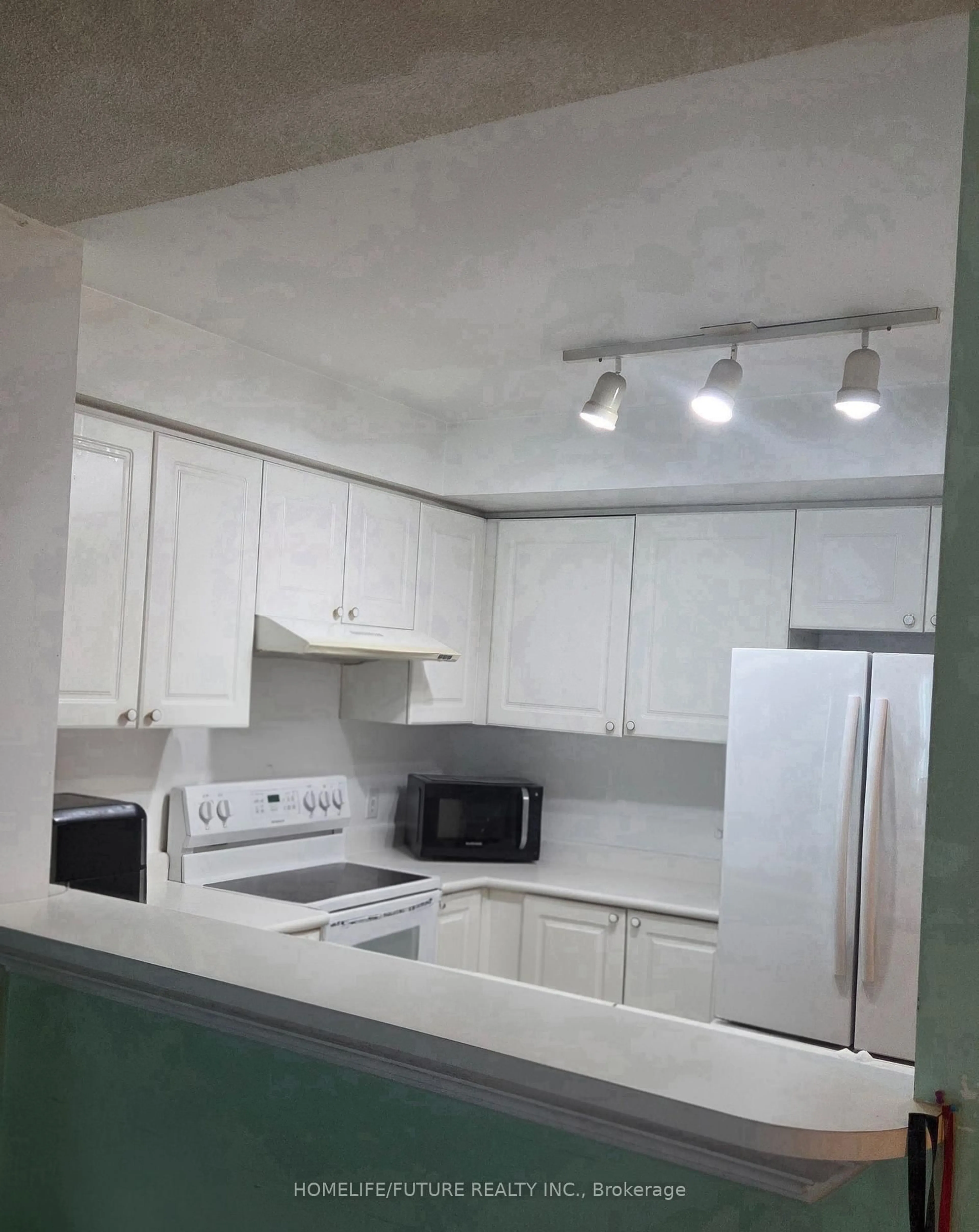 Standard kitchen, unknown for 1 Lee Centre Dr #1209, Toronto Ontario M1H 3J2