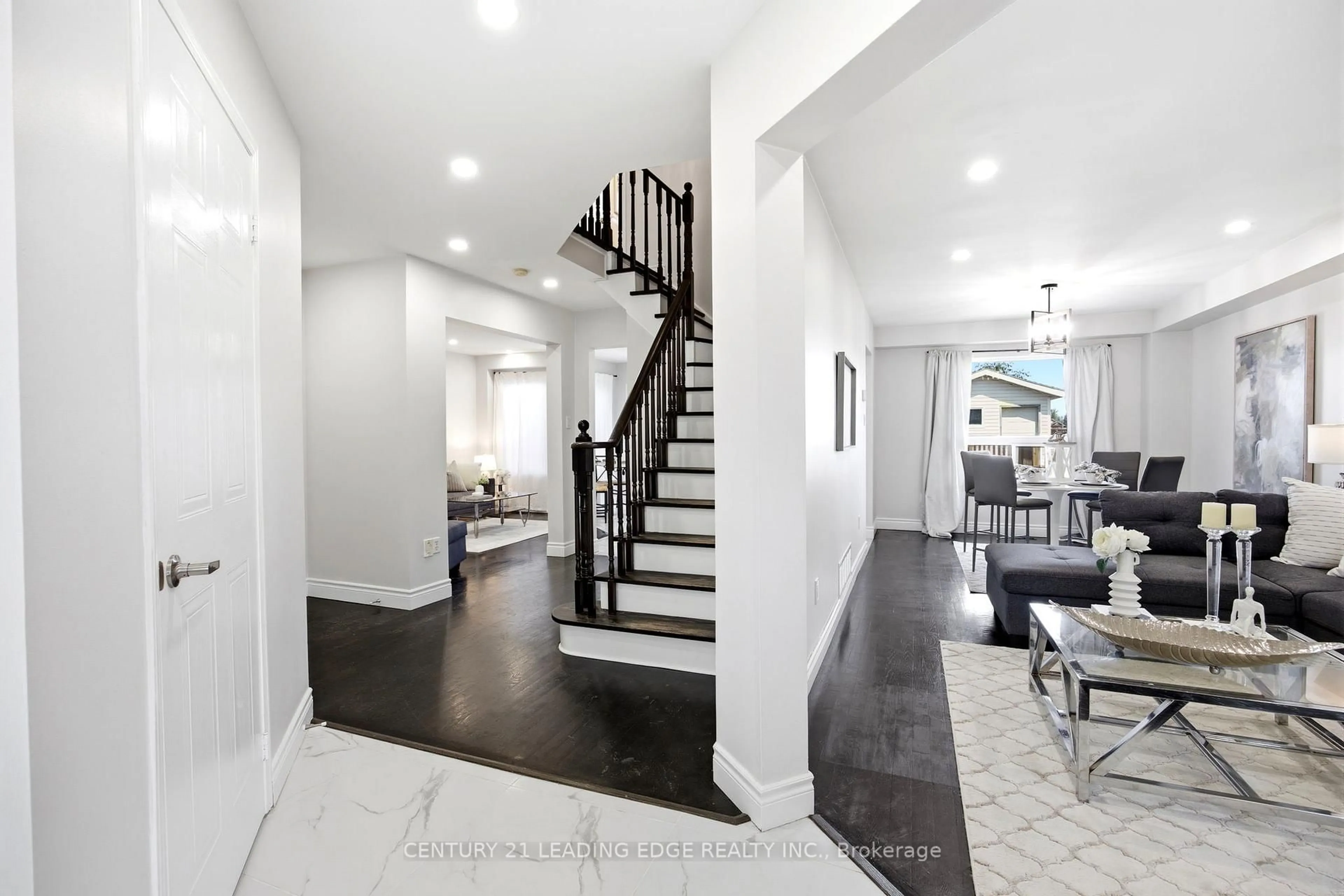 Indoor entryway for 61 Willey Dr, Clarington Ontario L1C 4Z6