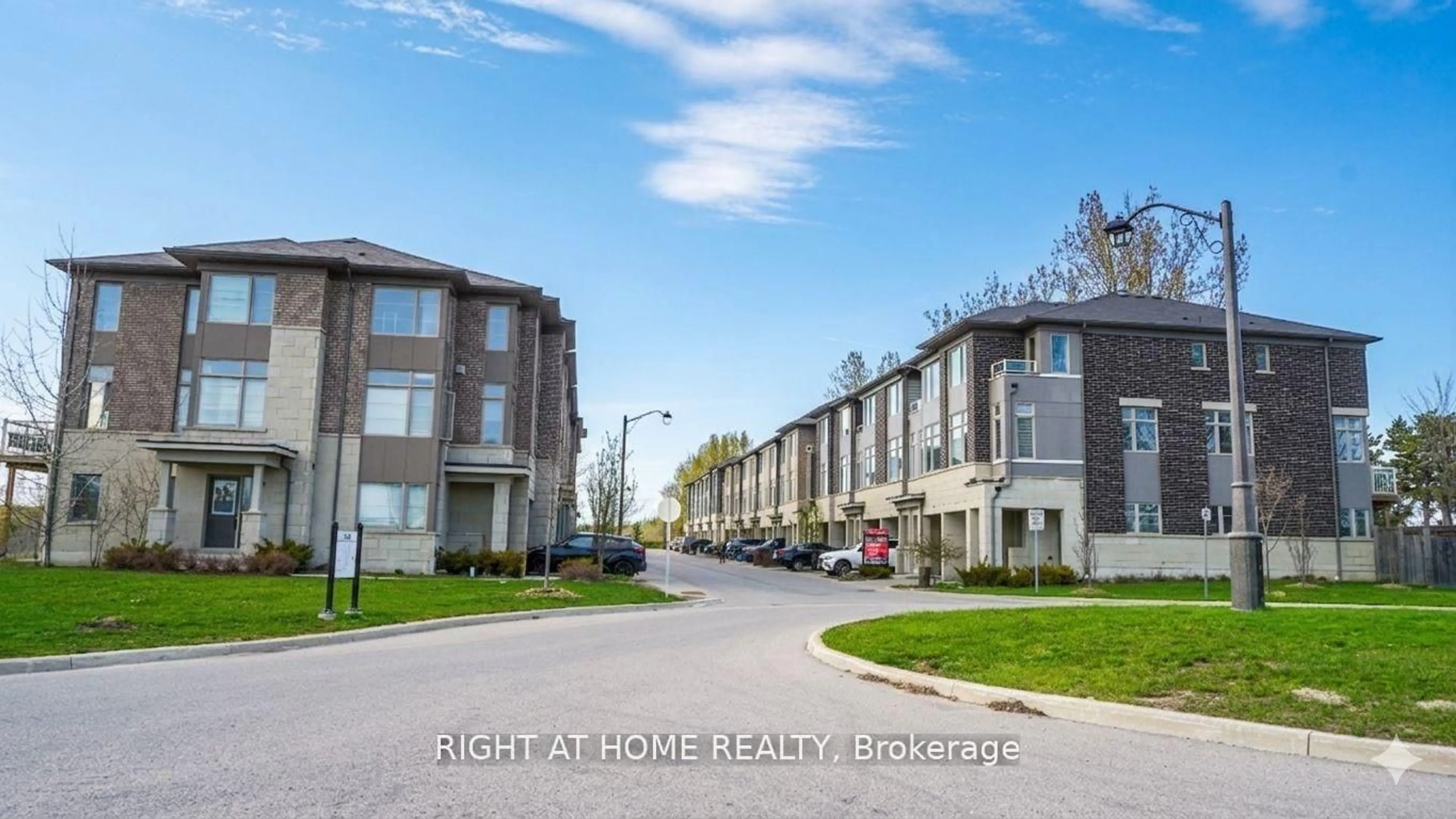 A pic from outside/outdoor area/front of a property/back of a property/a pic from drone, street for 384 Arctic Red Dr #34, Oshawa Ontario L1L 0M5