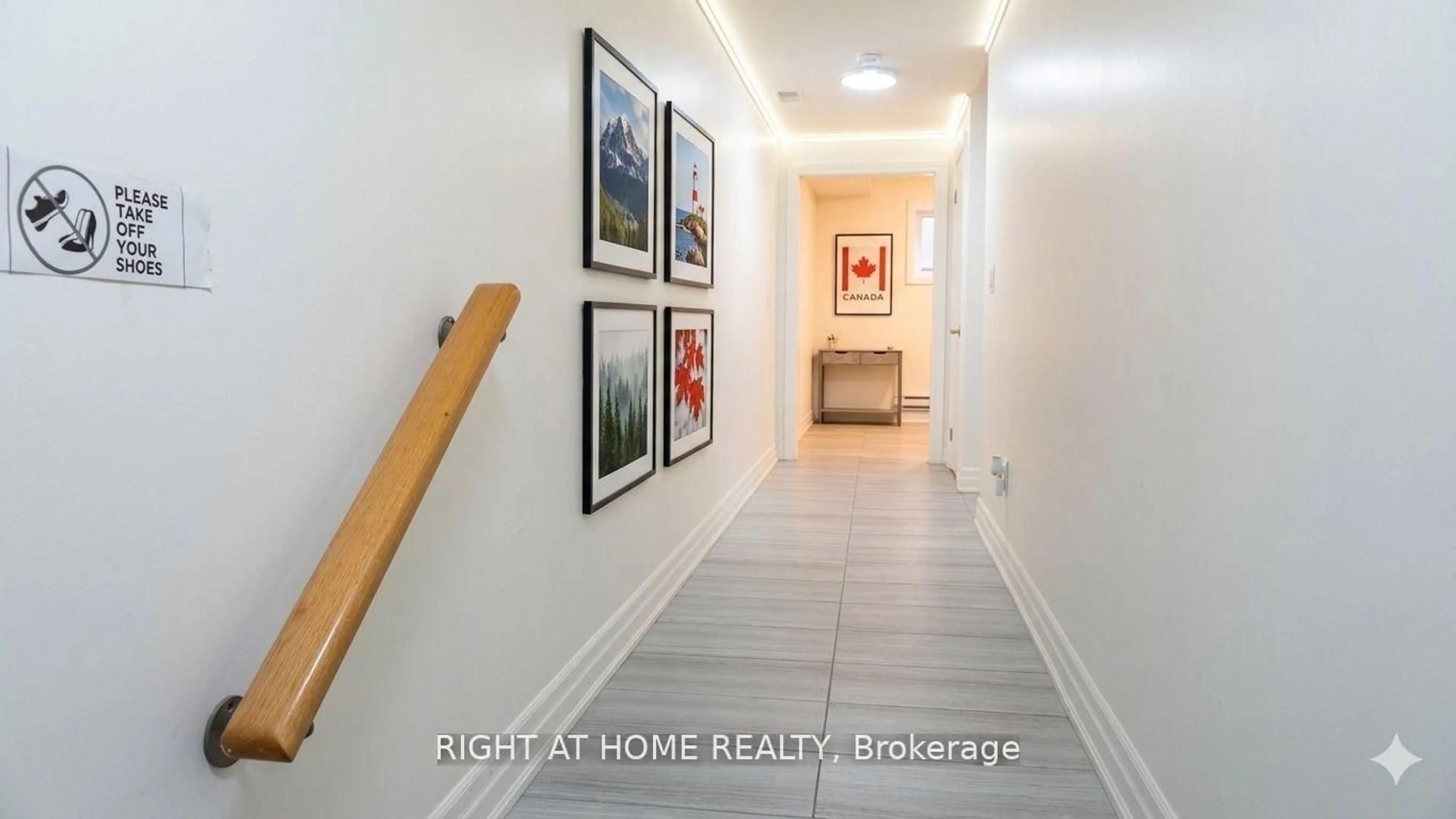 Indoor entryway for 384 Arctic Red Dr #34, Oshawa Ontario L1L 0M5