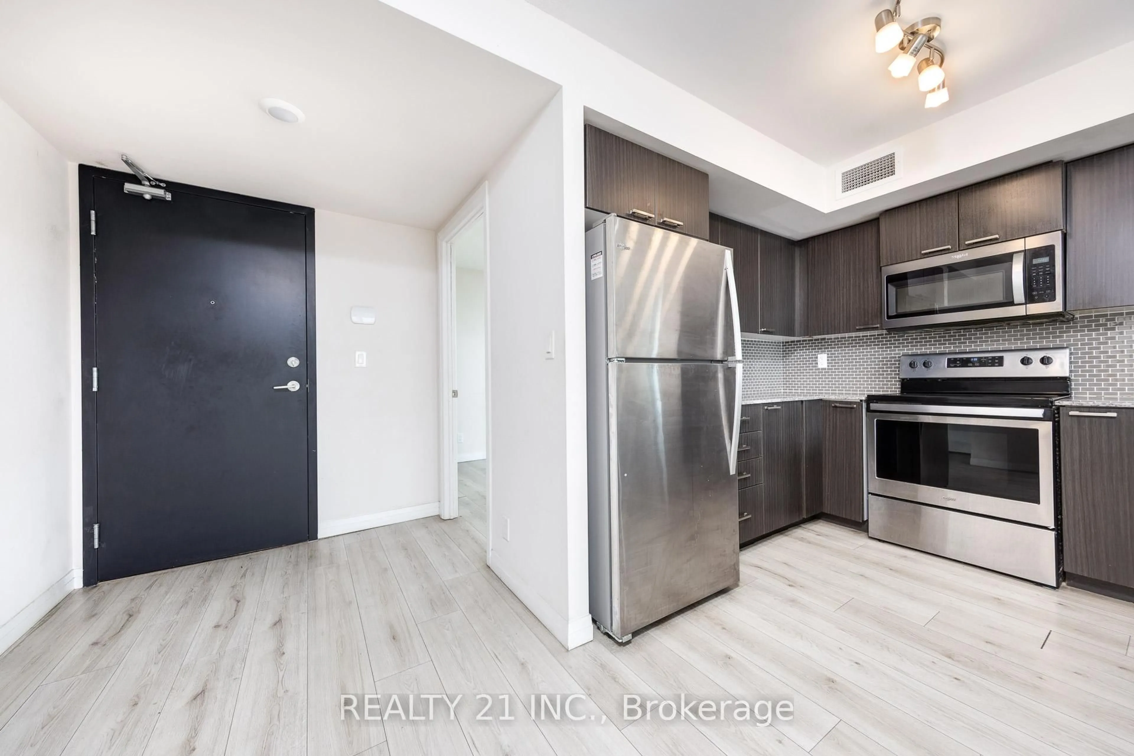 Standard kitchen, unknown for 2152 Lawrence Ave #1203, Toronto Ontario M1R 0B5