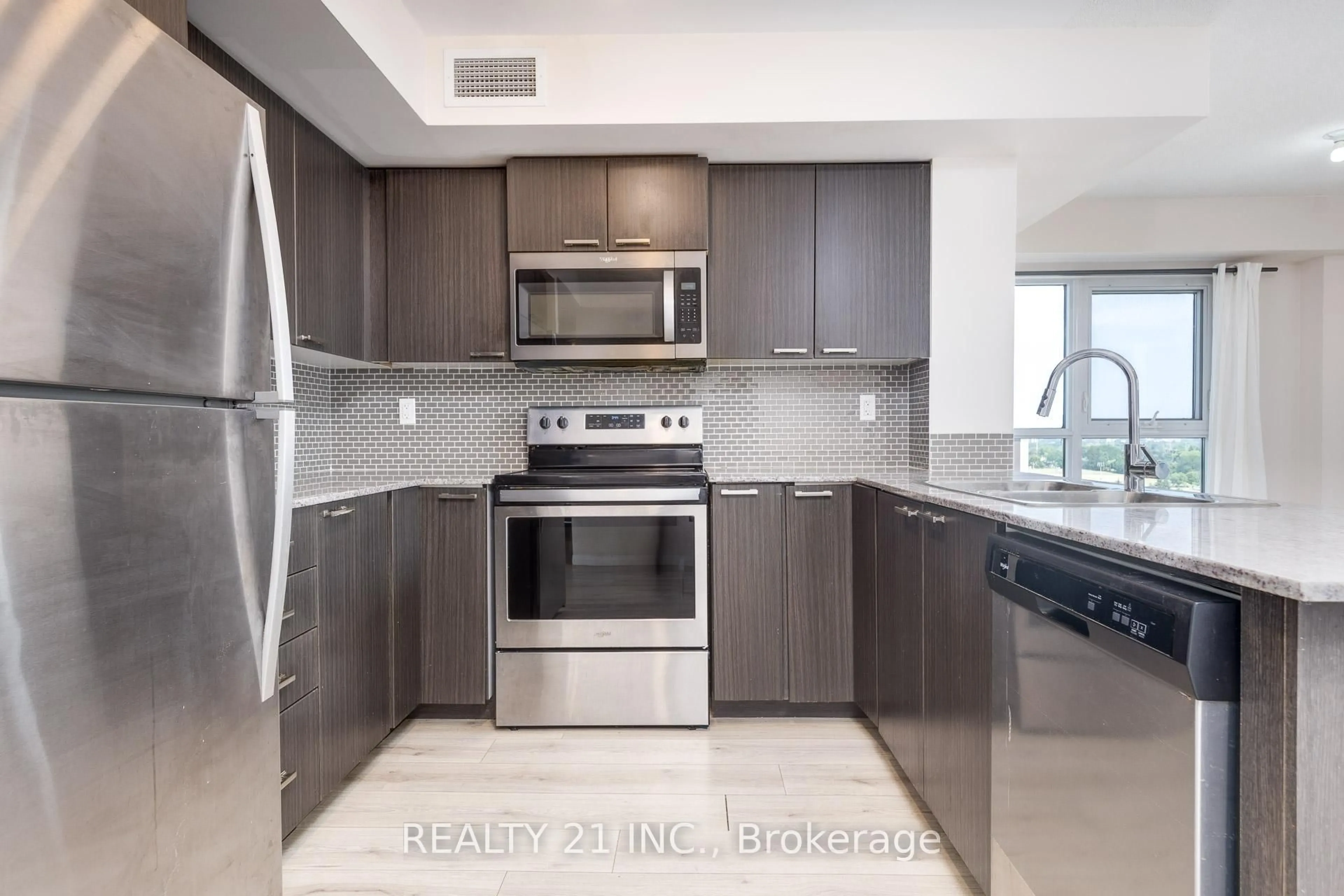 Standard kitchen, ceramic/tile floor for 2152 Lawrence Ave #1203, Toronto Ontario M1R 0B5