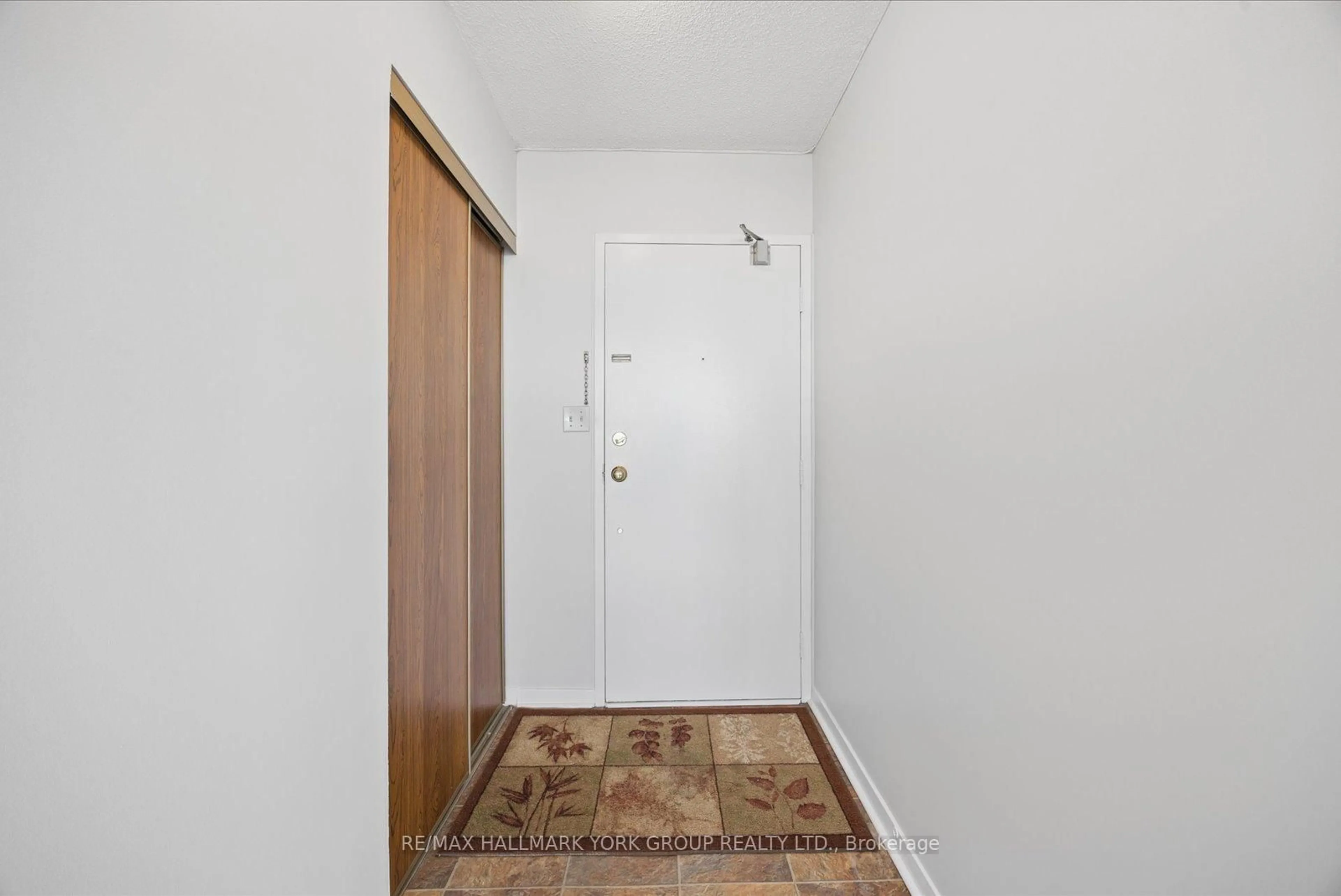 Indoor entryway for 55 William St #1016, Oshawa Ontario L1G 7C9