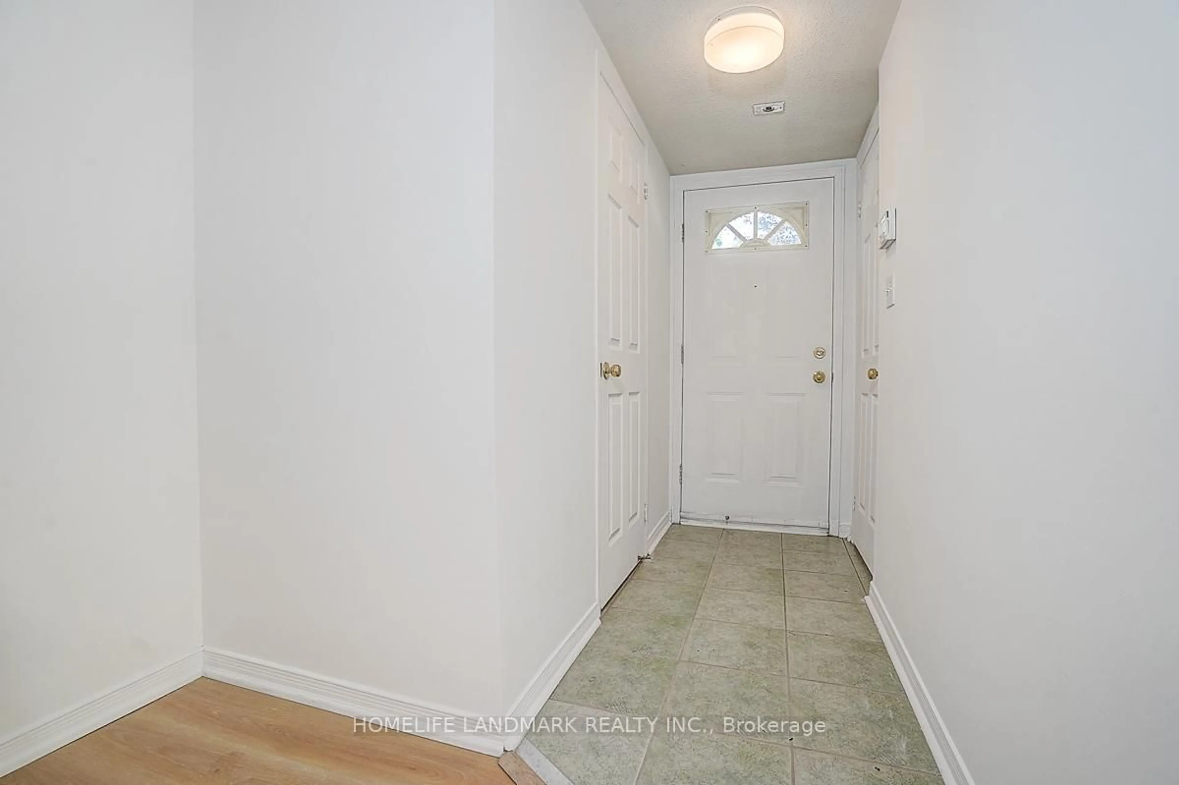 Indoor entryway for 19 Rosebank Dr #1105, Toronto Ontario M1B 5Z2