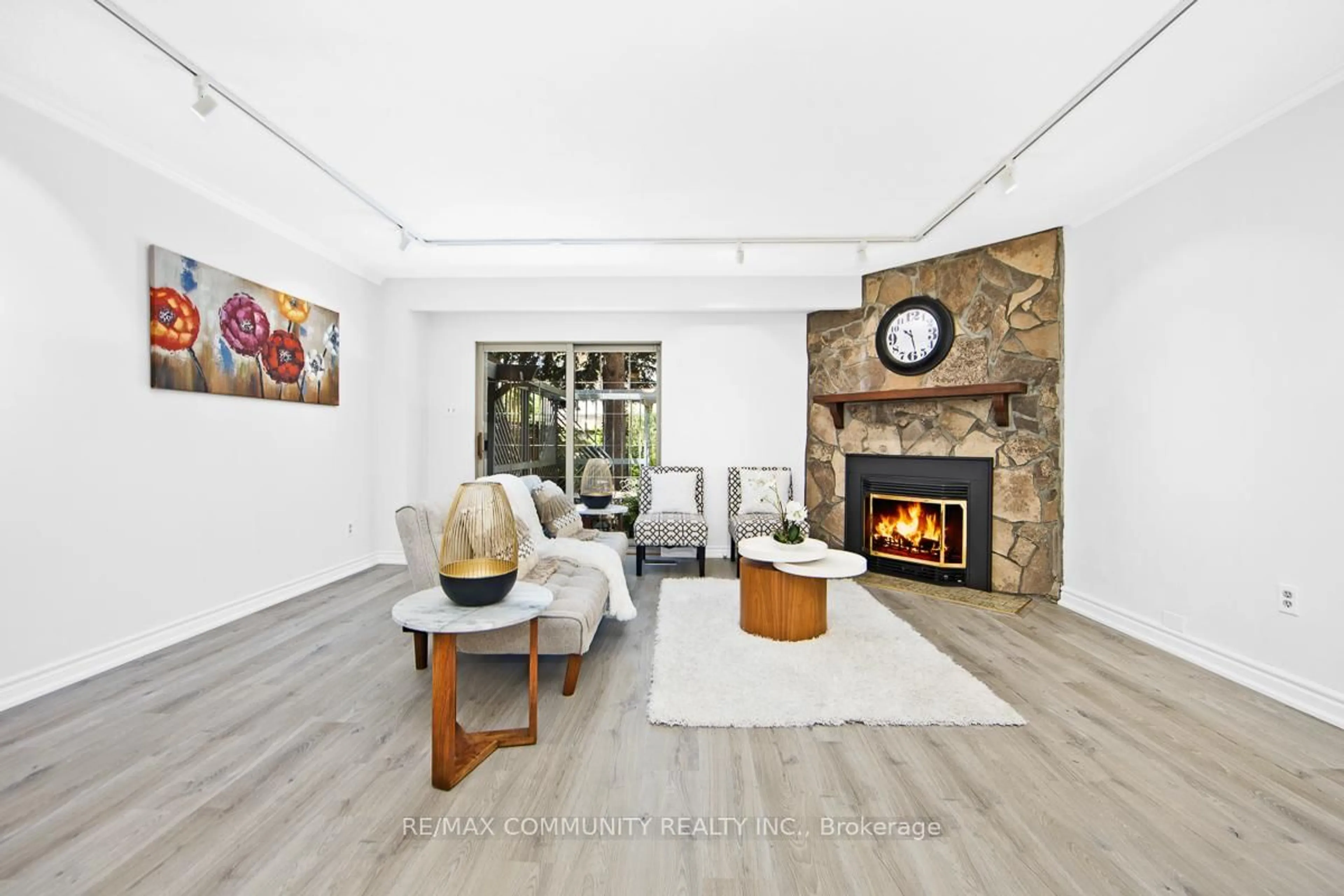 Living room with furniture, unknown for 283 Braymore Blvd, Toronto Ontario M1B 2H3