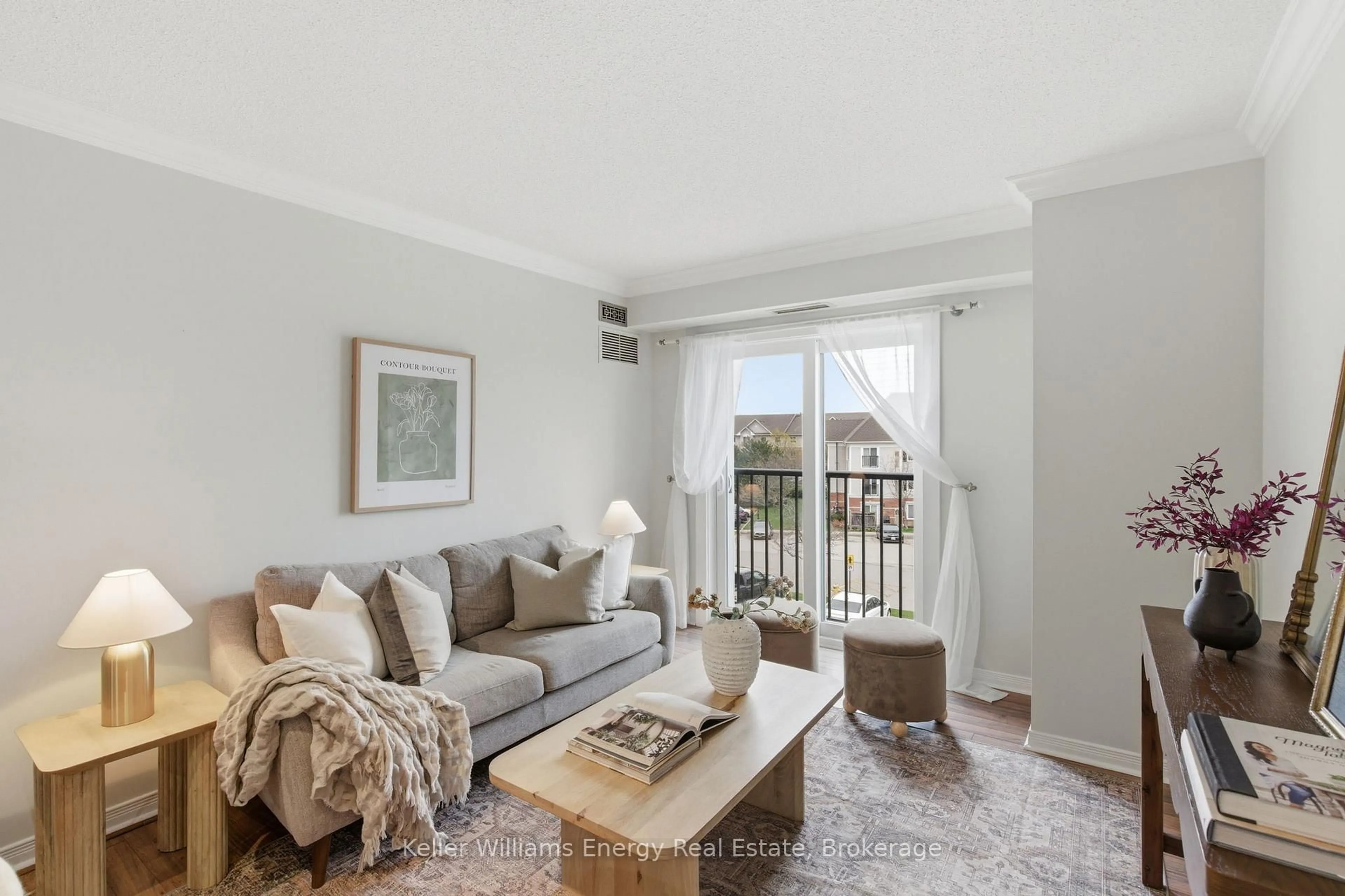 Living room with furniture, unknown for 90 Aspen Springs Dr #301, Clarington Ontario L1C 5N3