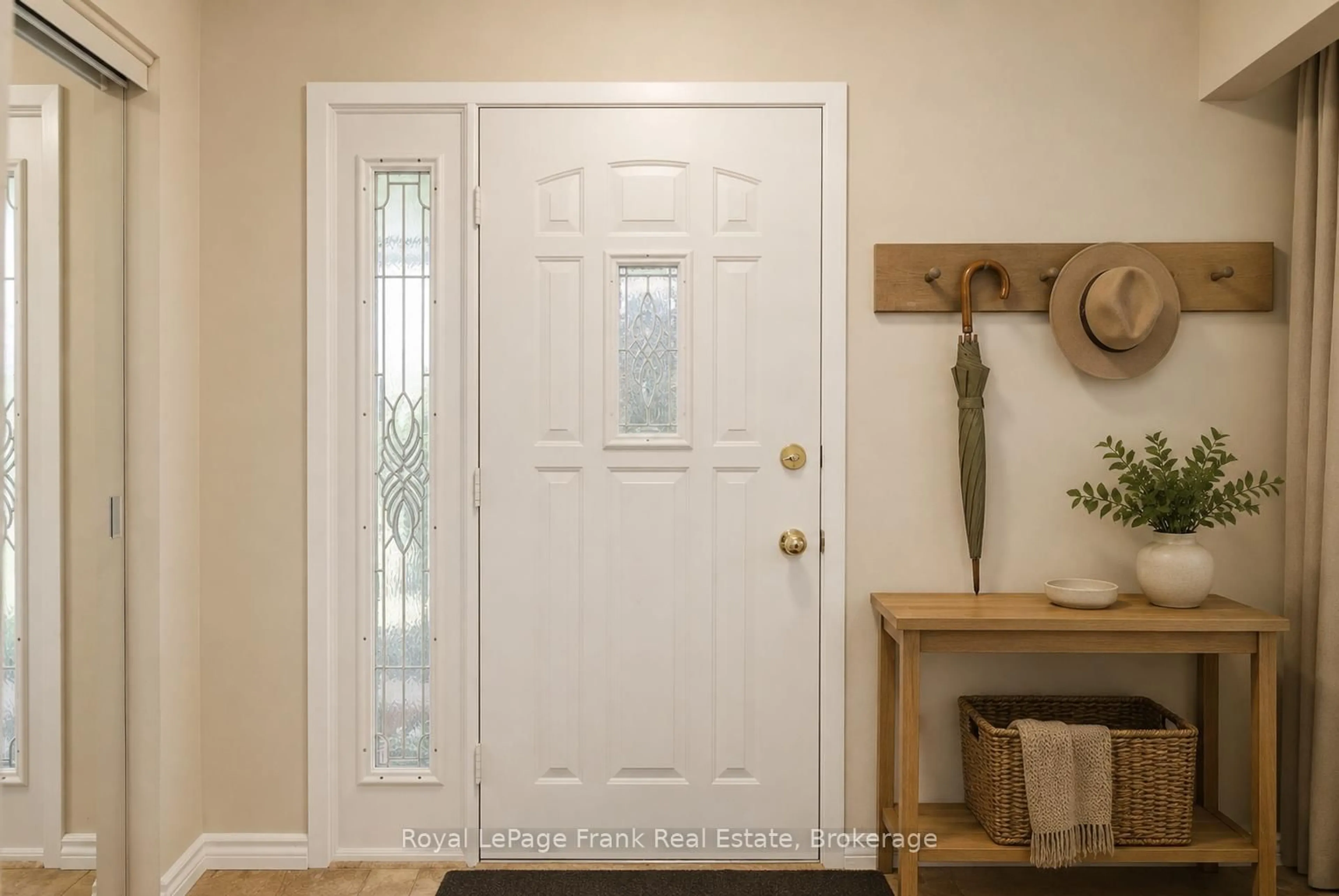 Indoor entryway for 185 Athabasca St, Oshawa Ontario L1H 7J2