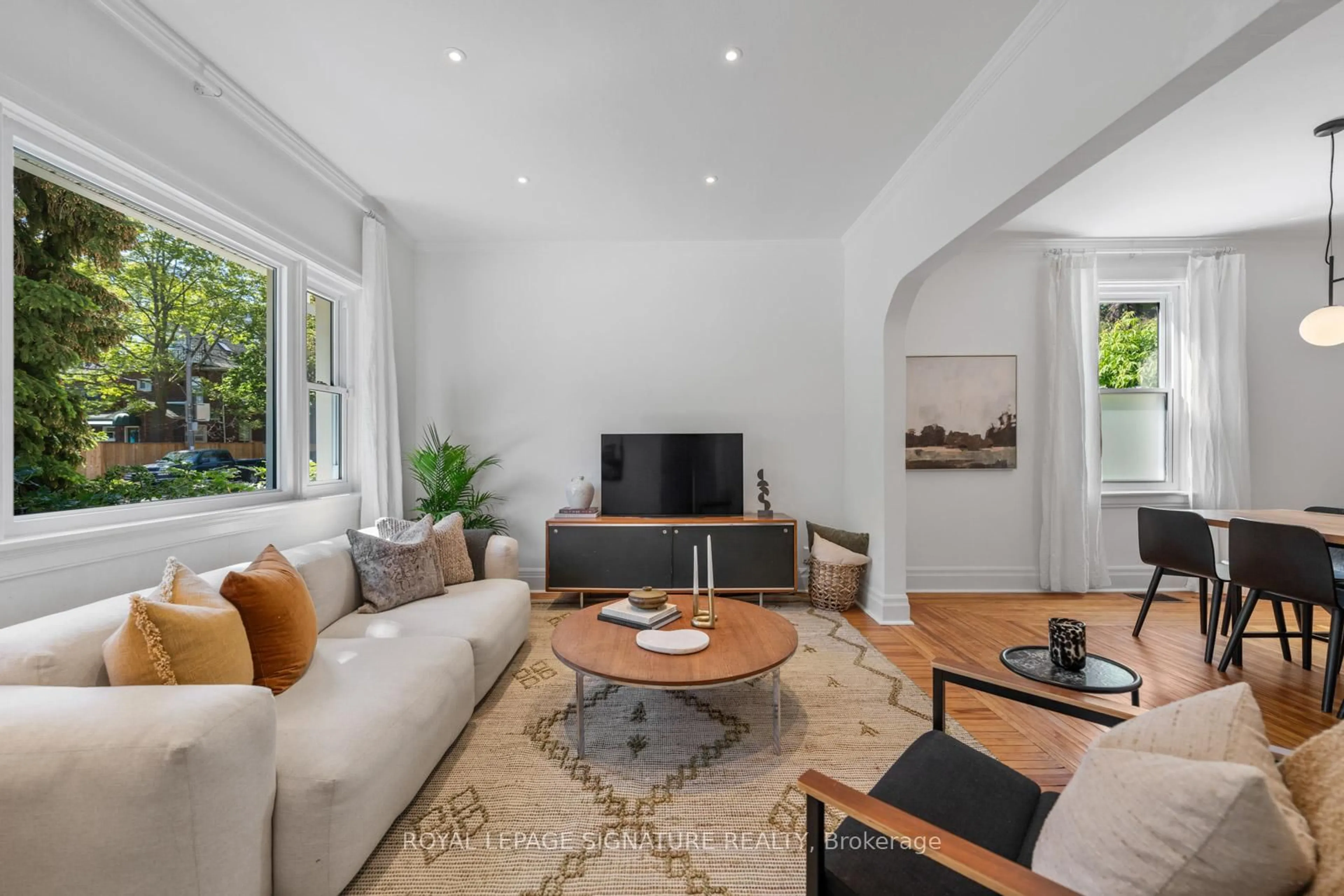 Living room with furniture, unknown for 4 Kimberley Ave, Toronto Ontario M4E 2Z2
