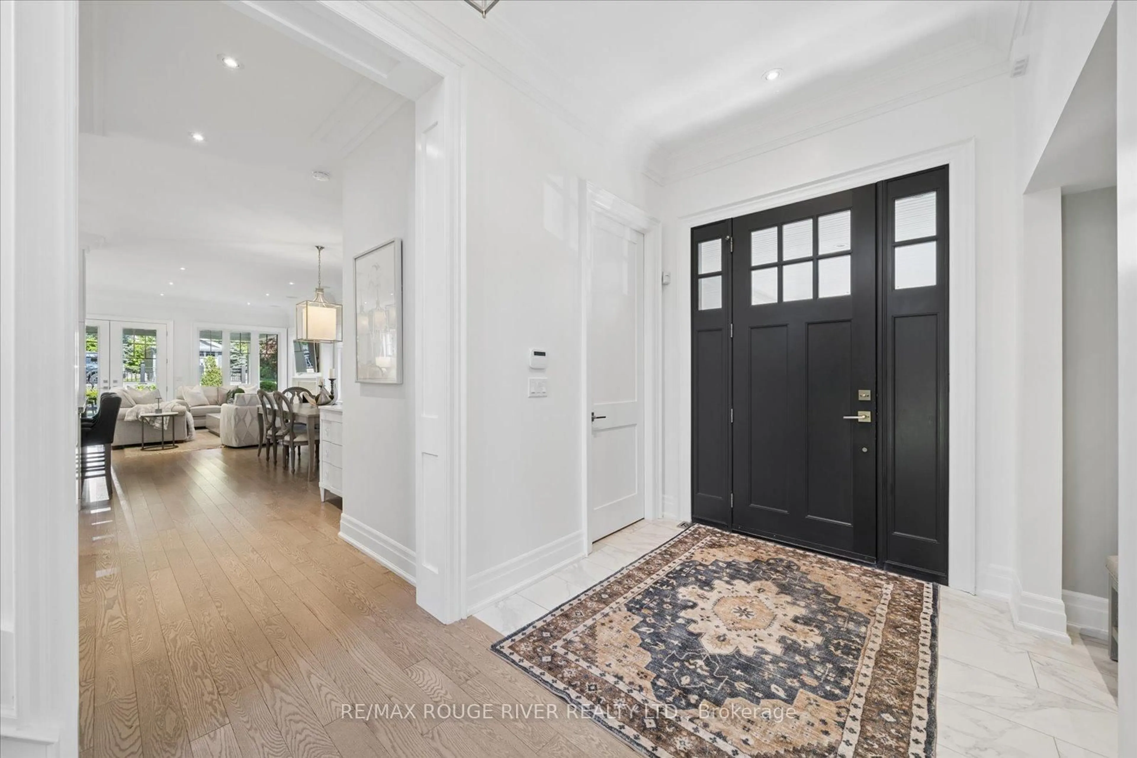 Indoor entryway for 699 Front Rd, Pickering Ontario L1W 1P1