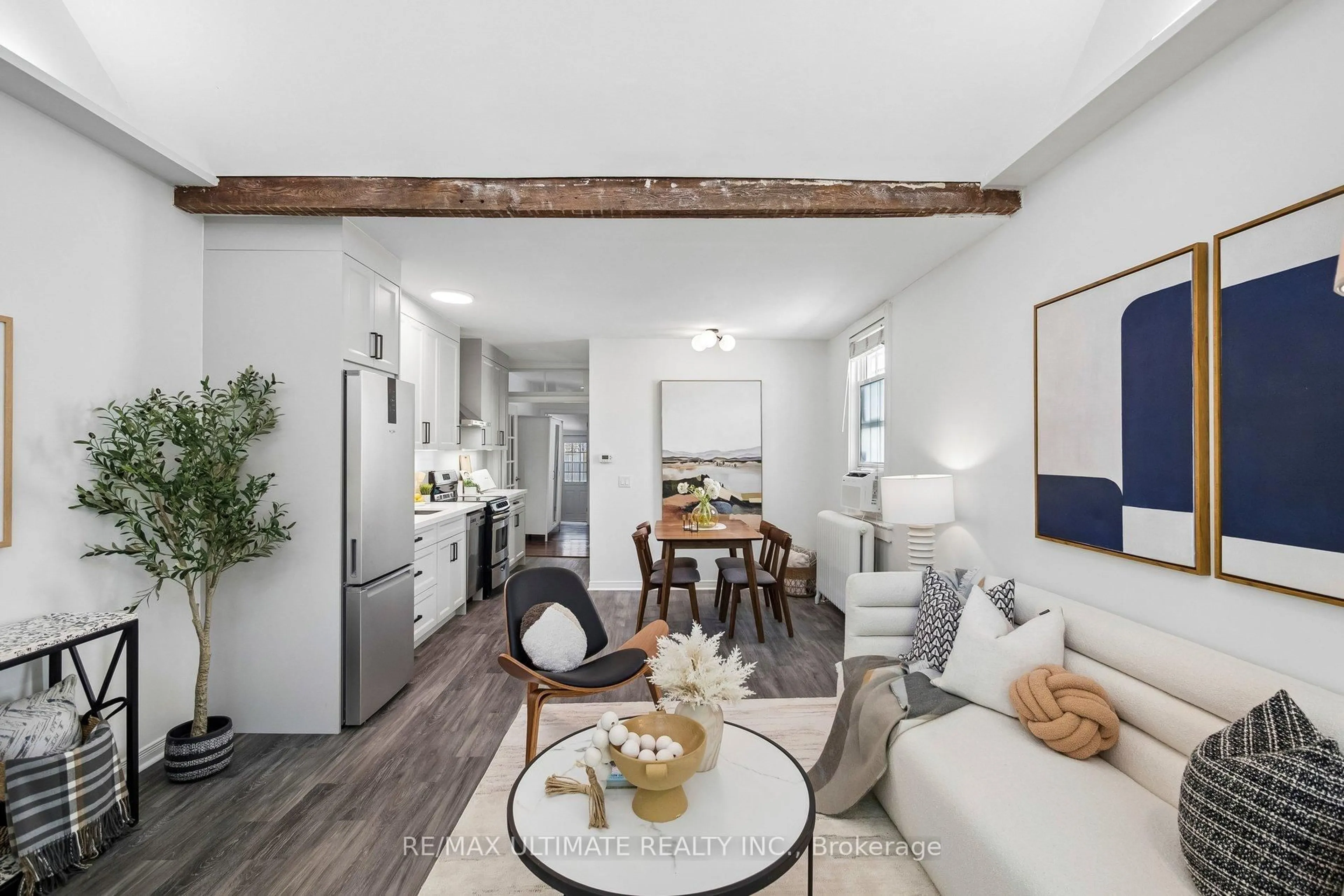 Living room with furniture, unknown for 132 Hanson St, Toronto Ontario M4C 1A4