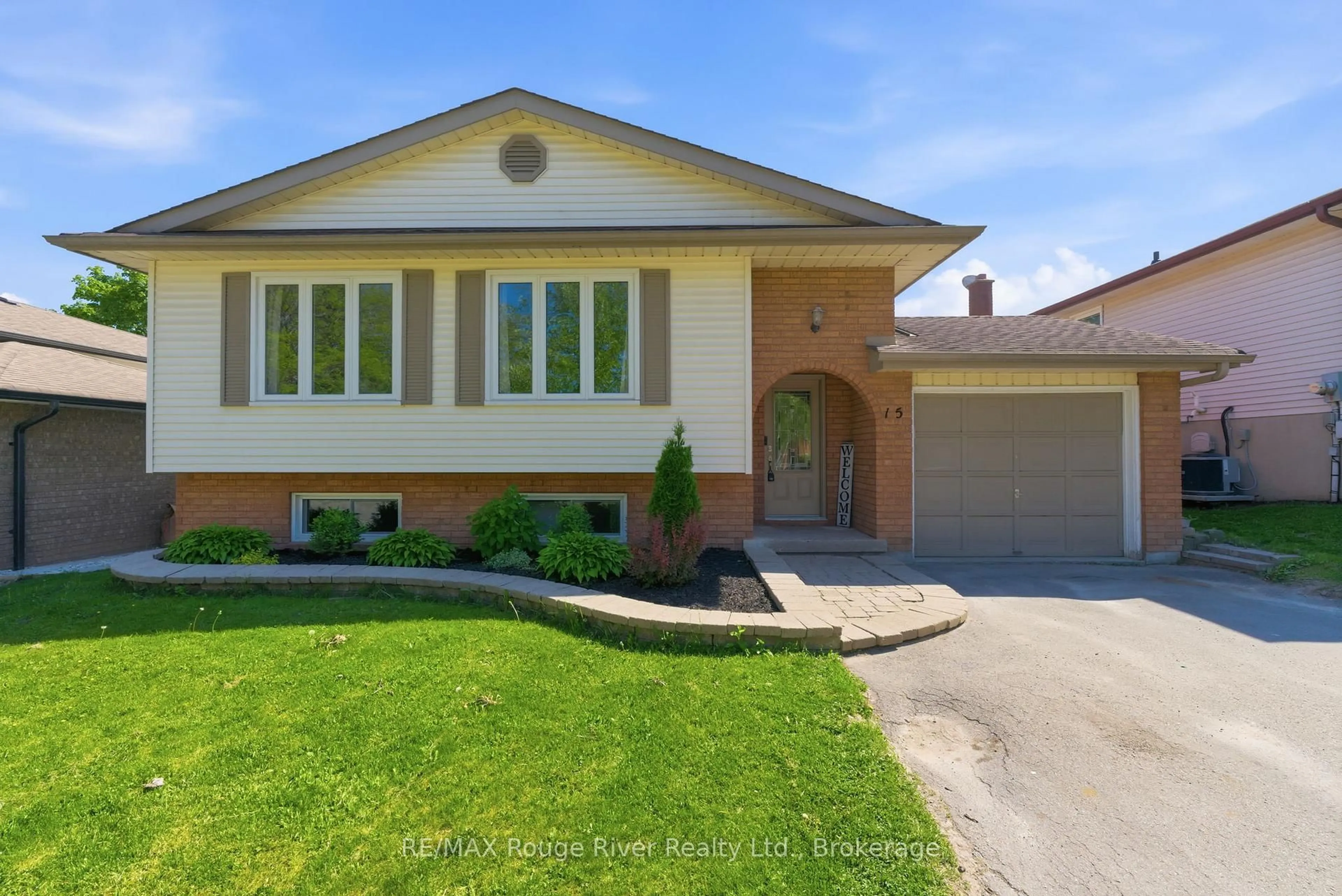 Home with brick exterior material, street for 15 Lakeview Dr, Scugog Ontario L9L 1G9
