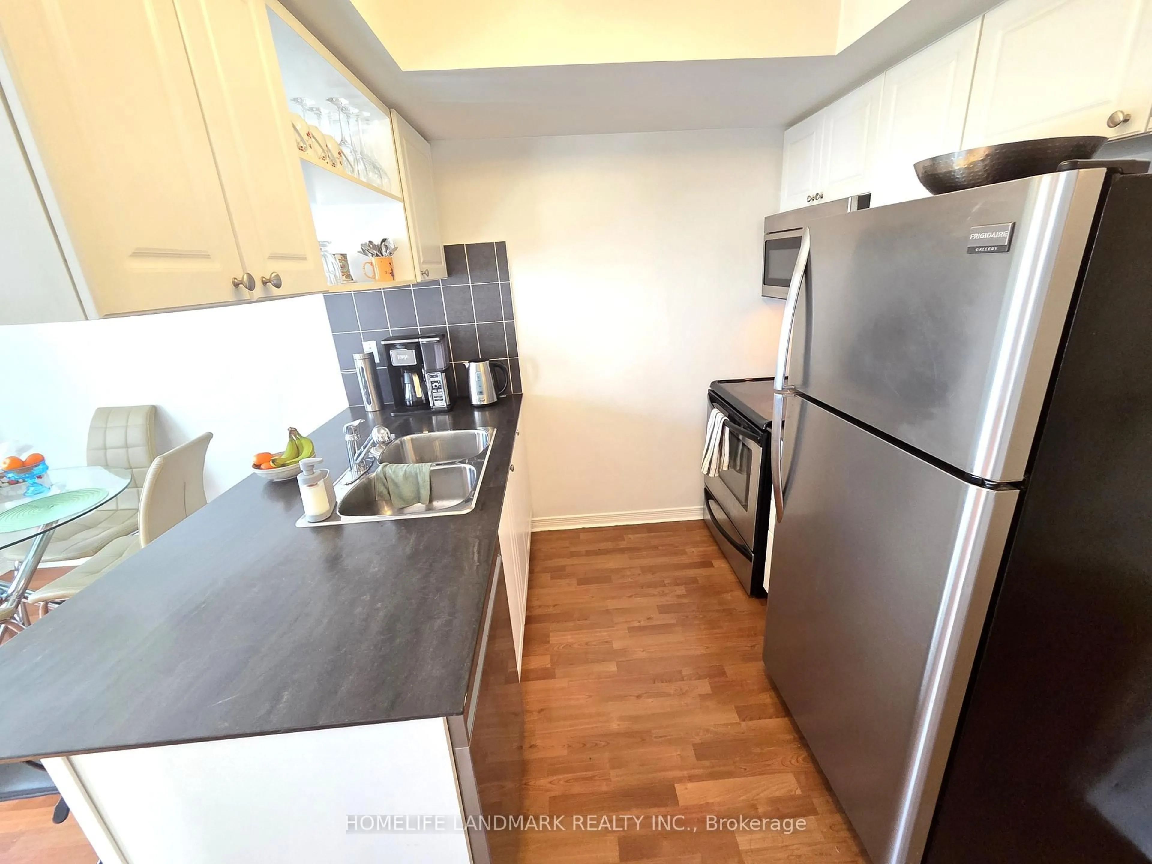 Standard kitchen, unknown for 74 Munro St #2, Toronto Ontario M4M 2S9