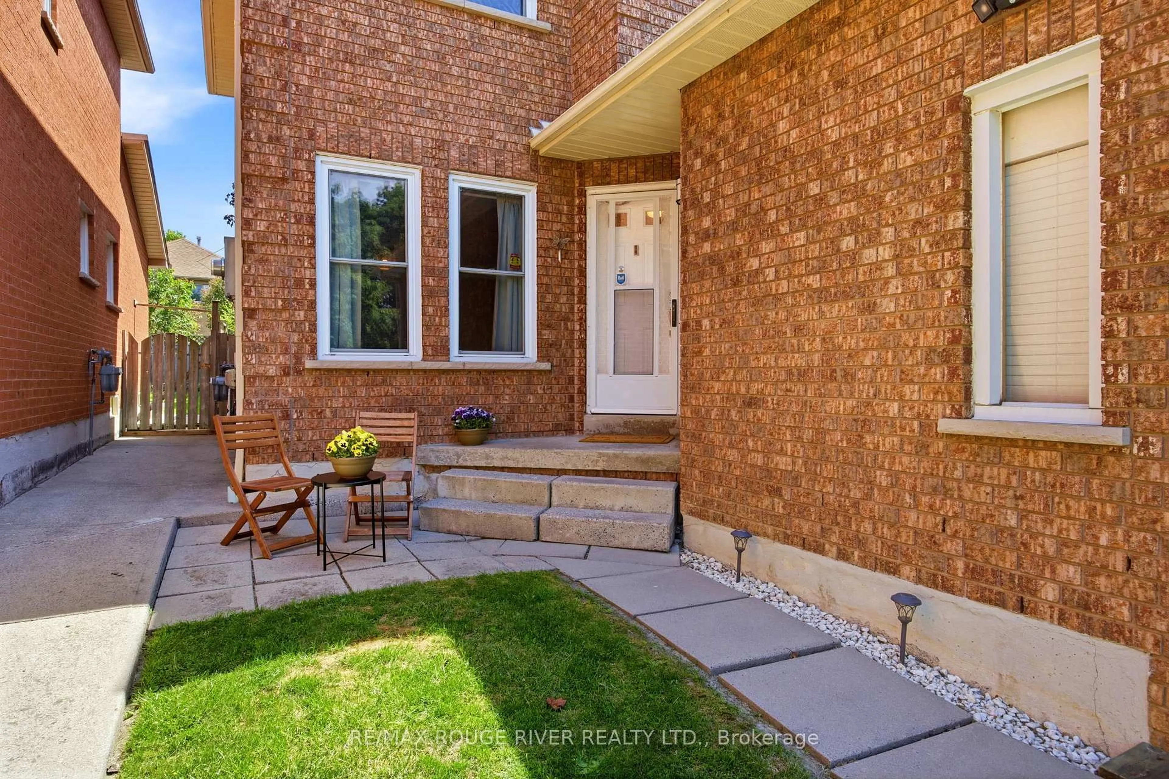 Home with brick exterior material, street for 25 Cobblestone Dr, Whitby Ontario L1R 2A4