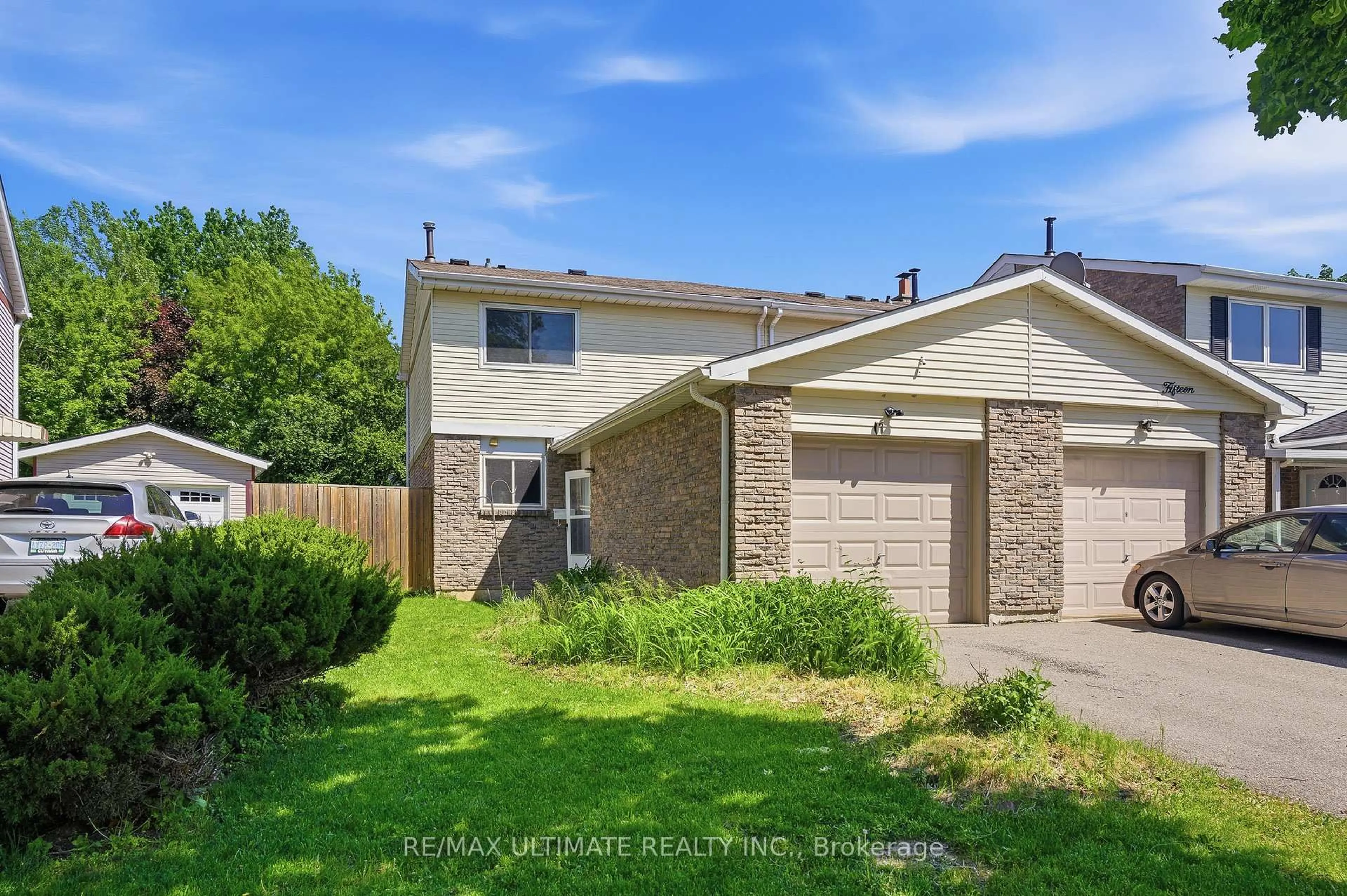 A pic from outside/outdoor area/front of a property/back of a property/a pic from drone, street for 17 Quantrell Tr, Toronto Ontario M1B 1L7