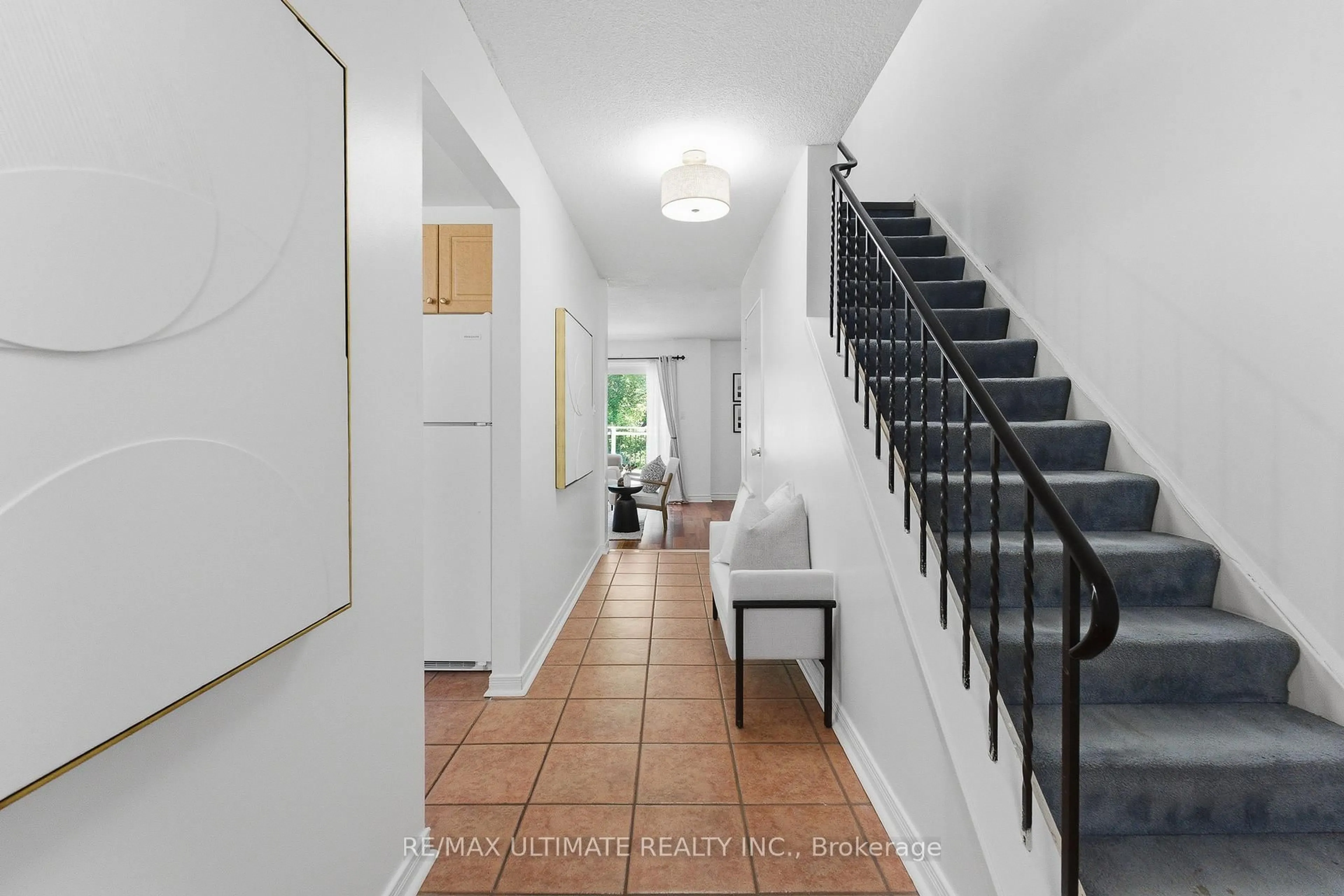 Indoor entryway for 17 Quantrell Tr, Toronto Ontario M1B 1L7