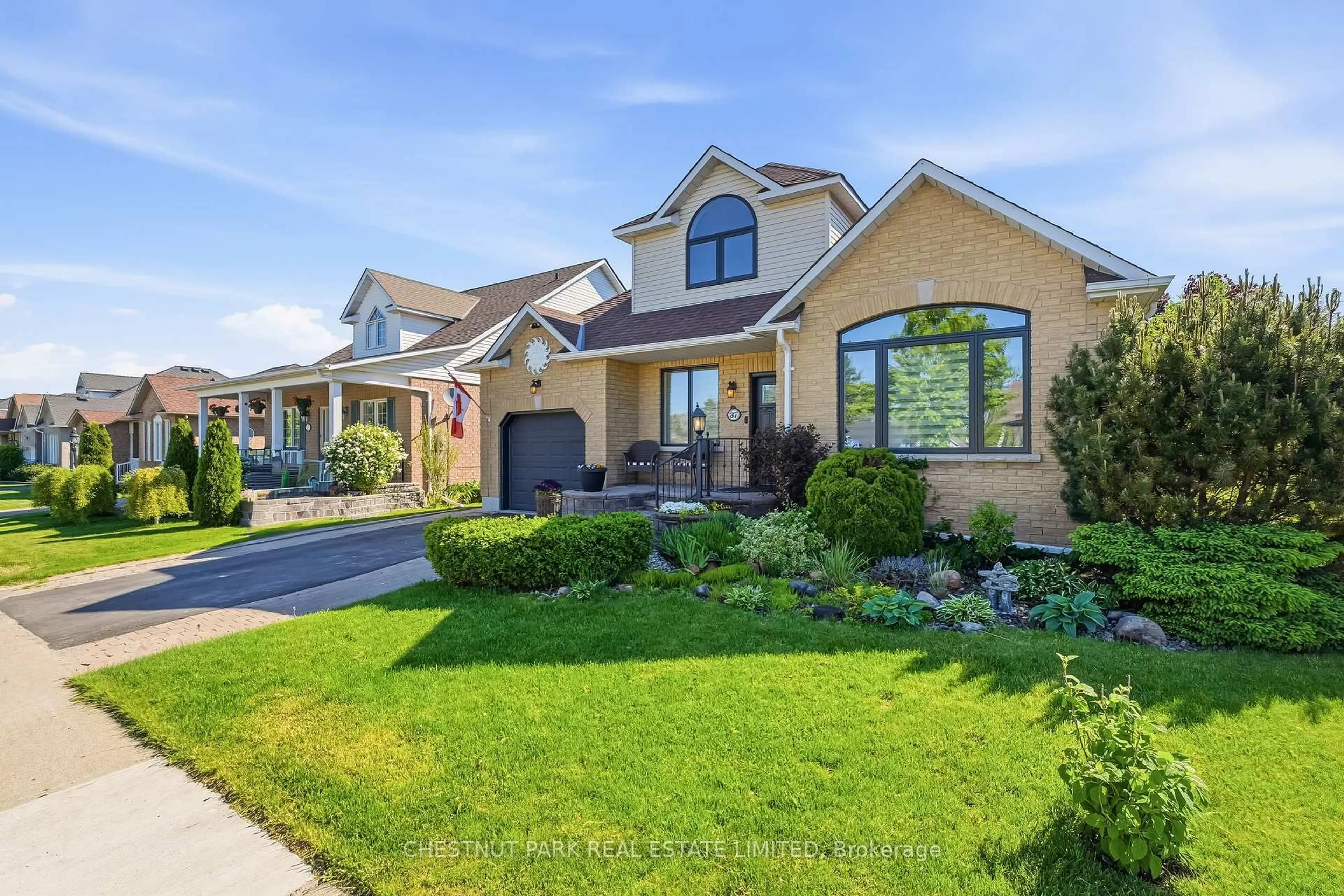 Home with brick exterior material, street for 37 Waterbury Cres, Scugog Ontario L9L 1R9