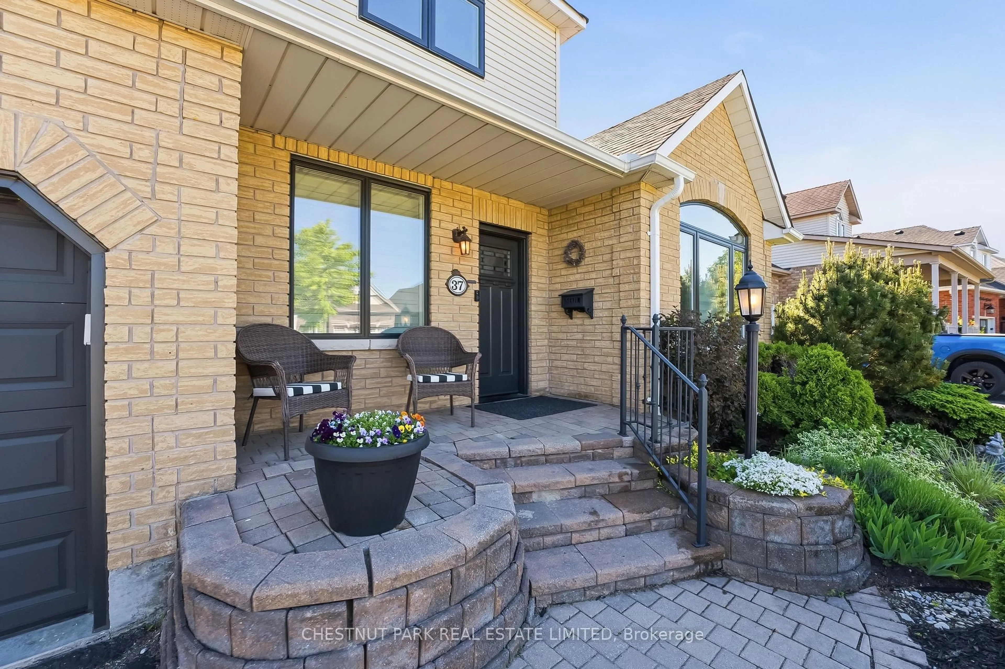 Home with brick exterior material, street for 37 Waterbury Cres, Scugog Ontario L9L 1R9