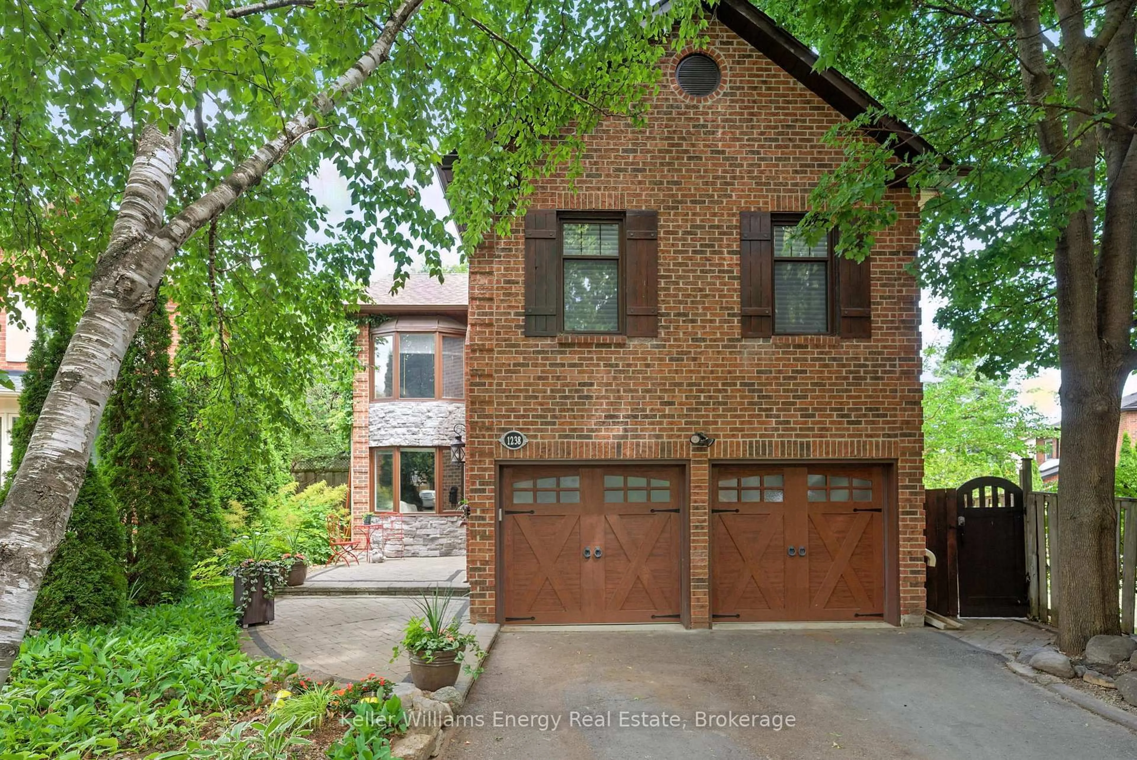 Home with brick exterior material, street for 1238 Fieldstone Circ, Pickering Ontario L1X 1B4