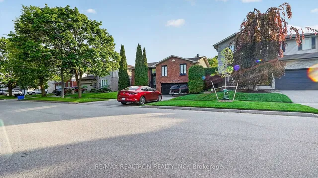 57 Foxhunt Tr, Clarington 2