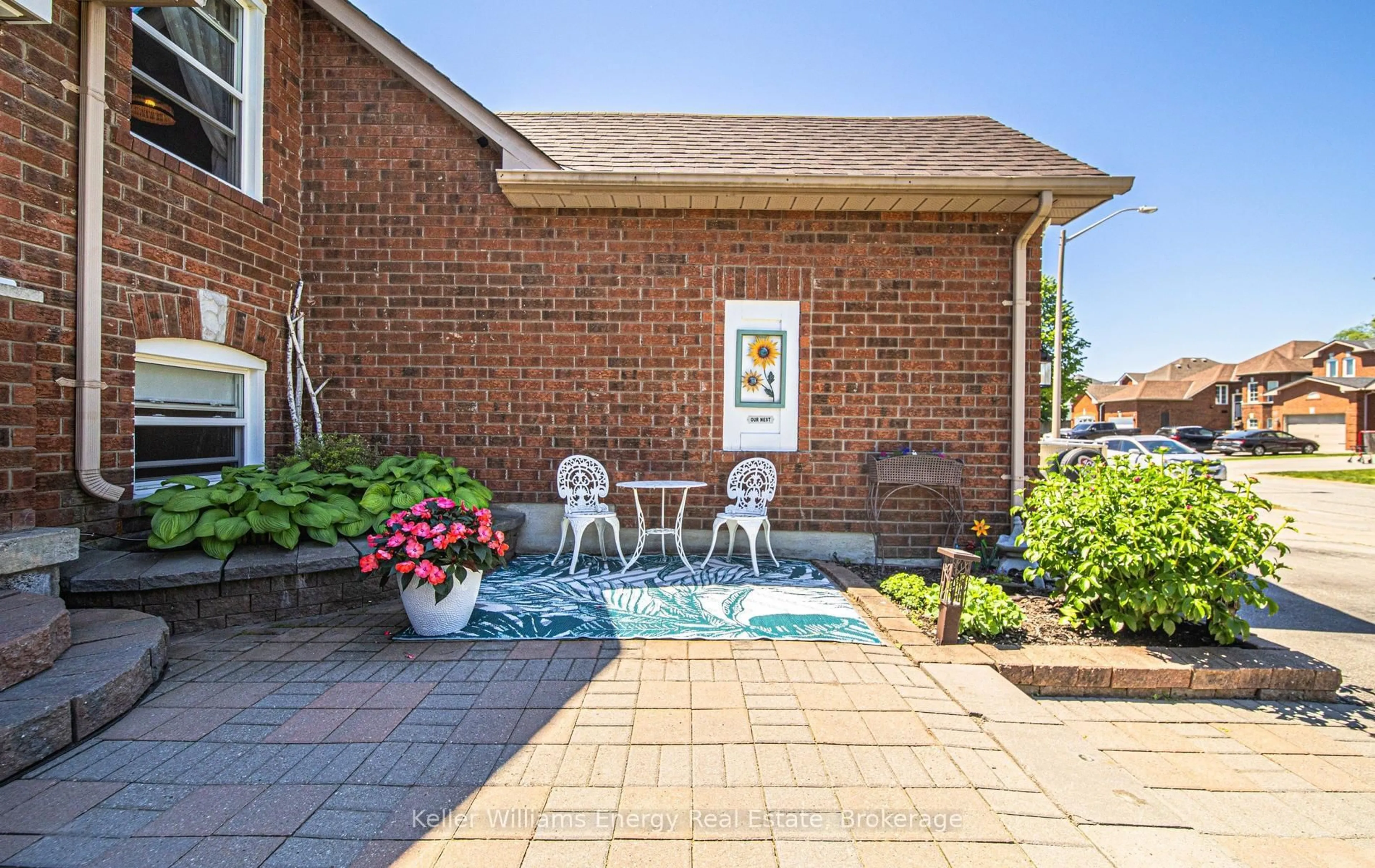 Patio, street for 17 Abernethy Cres, Clarington Ontario L1C 4Z1